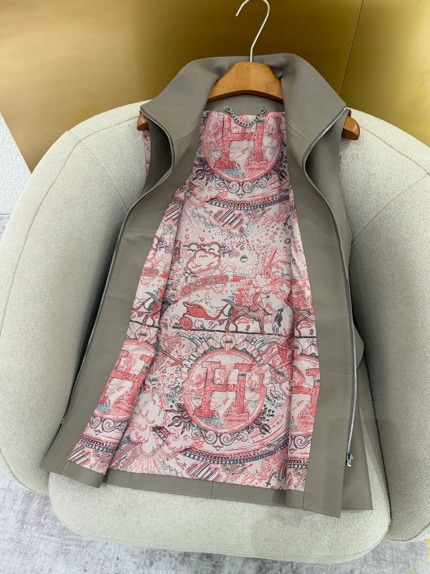 Жилеты Женские Hermes 19253087