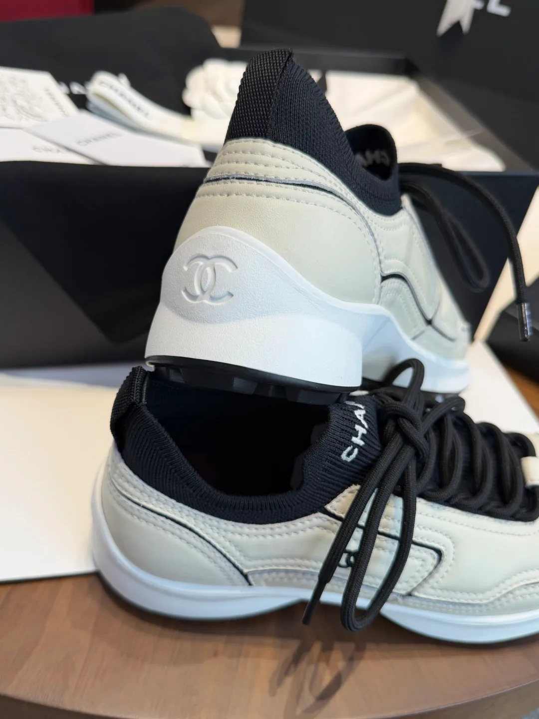 Кроссовки Женские Chanel 18067087