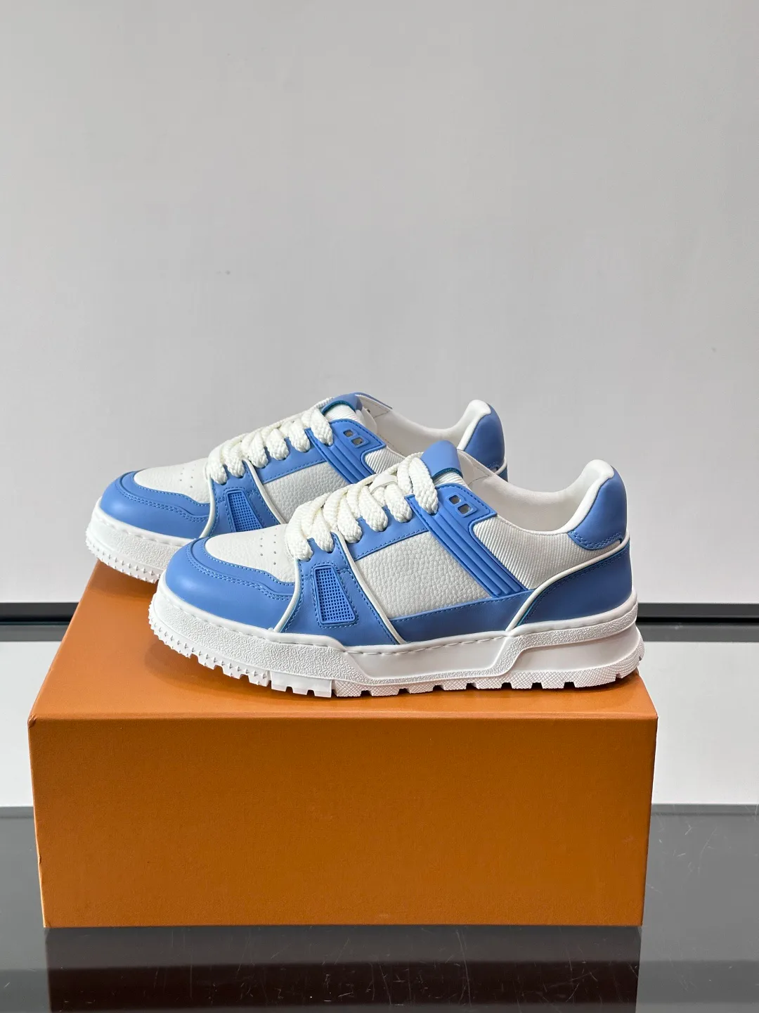 Кроссовки Мужские Louis Vuitton 12706610