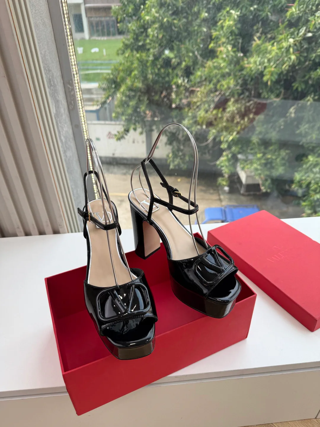 Босоножки Женские Valentino 18737665