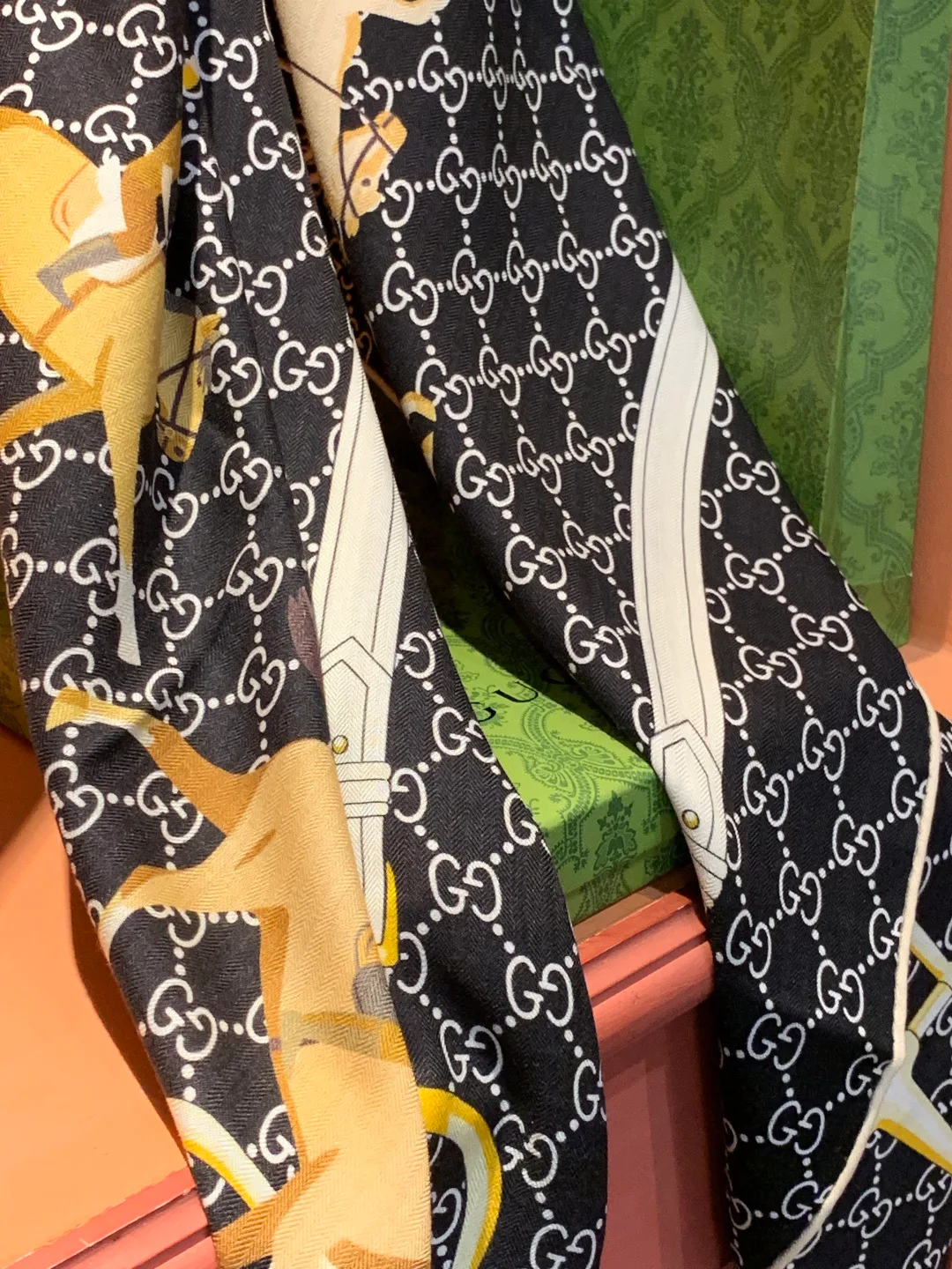 Шарфы Gucci 420540