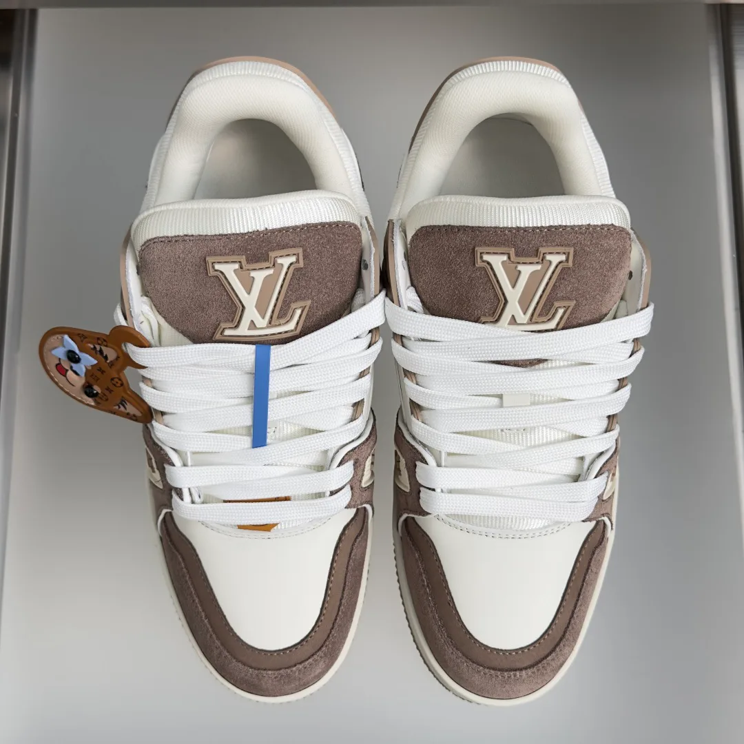 Кроссовки Женские Louis Vuitton 17950308