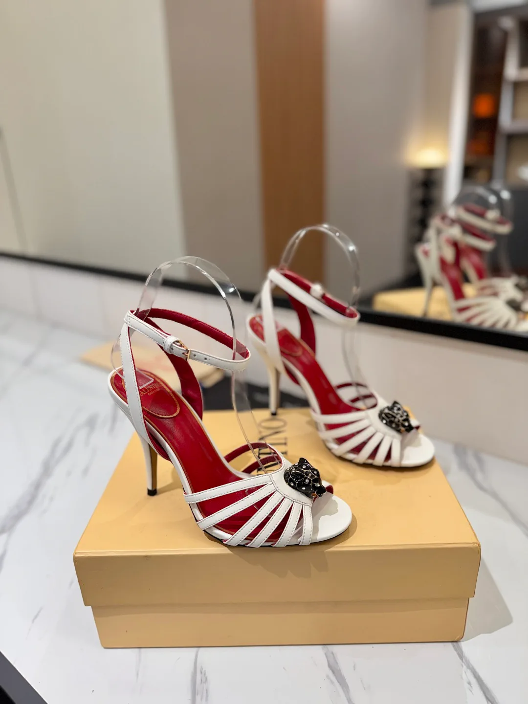 Босоножки Женские Valentino 18764265