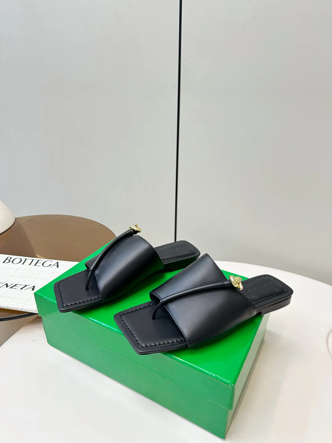 Шлепанцы Женские Bottega Veneta 490698