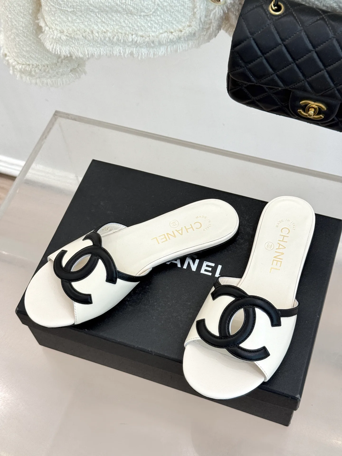 Шлепанцы Женские Chanel 11485805