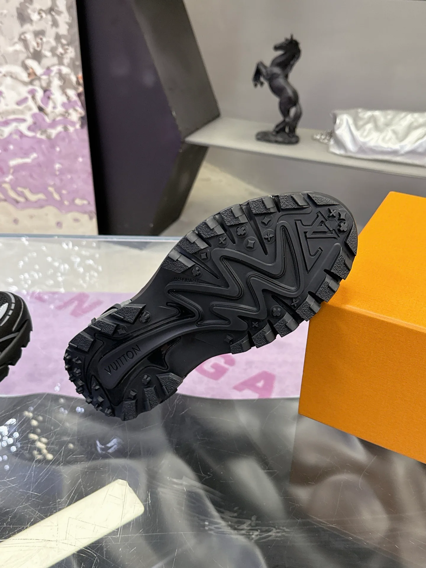 Кроссовки Мужские Louis Vuitton 17530451