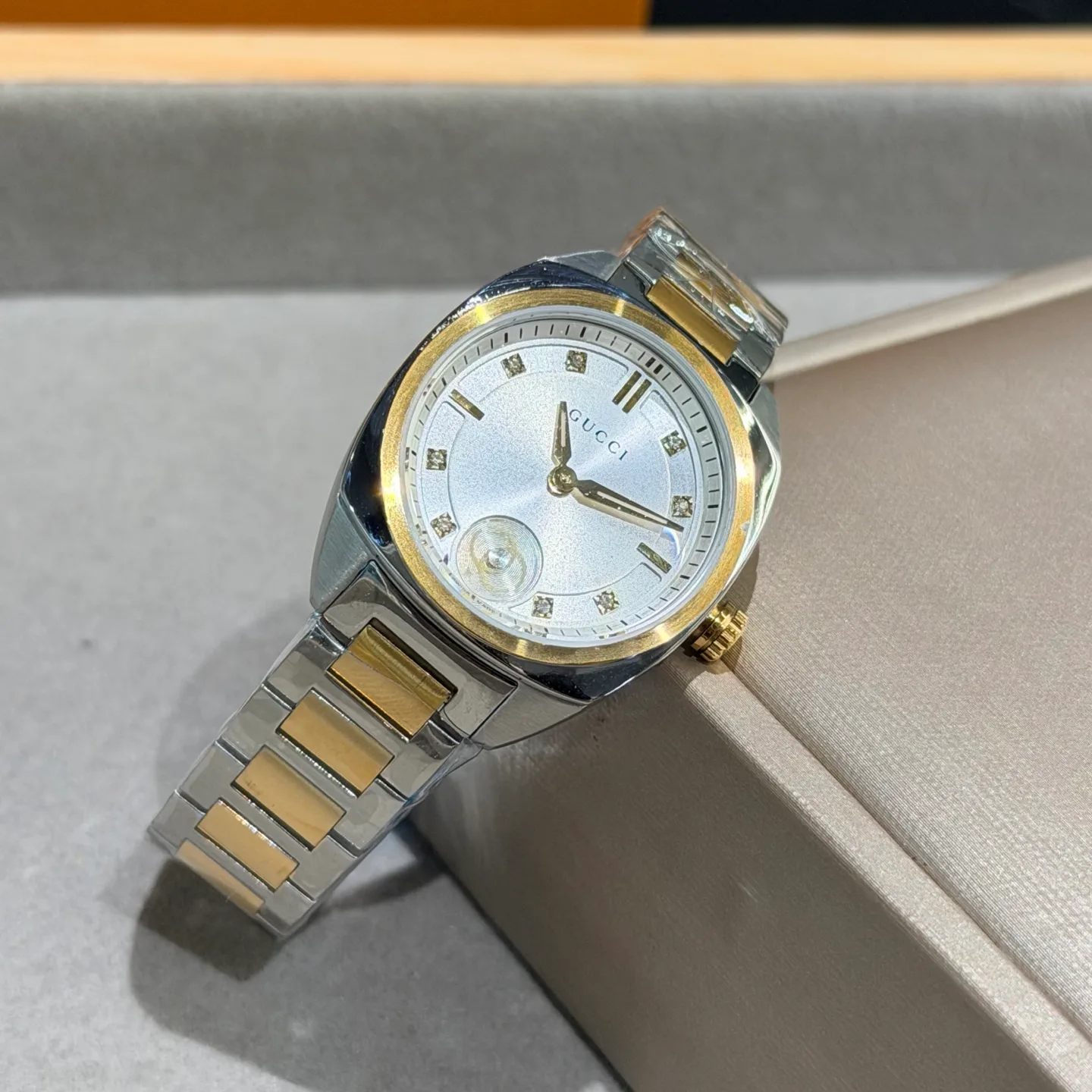 Часы Женские Gucci 18362060