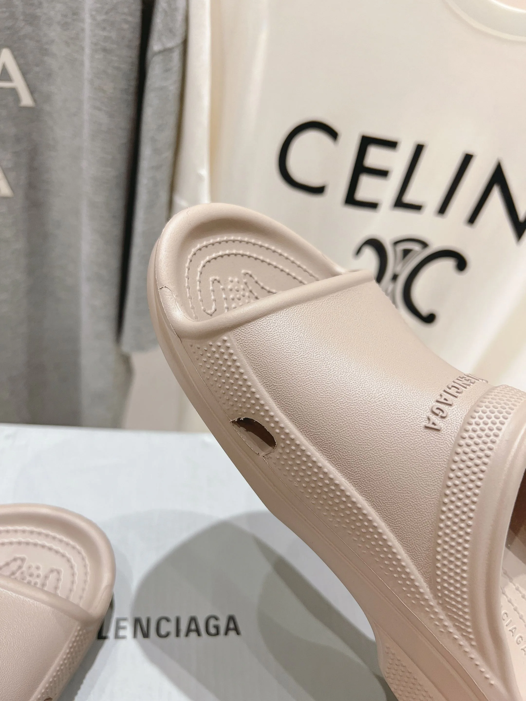 Шлепанцы Женские Balenciaga 15010