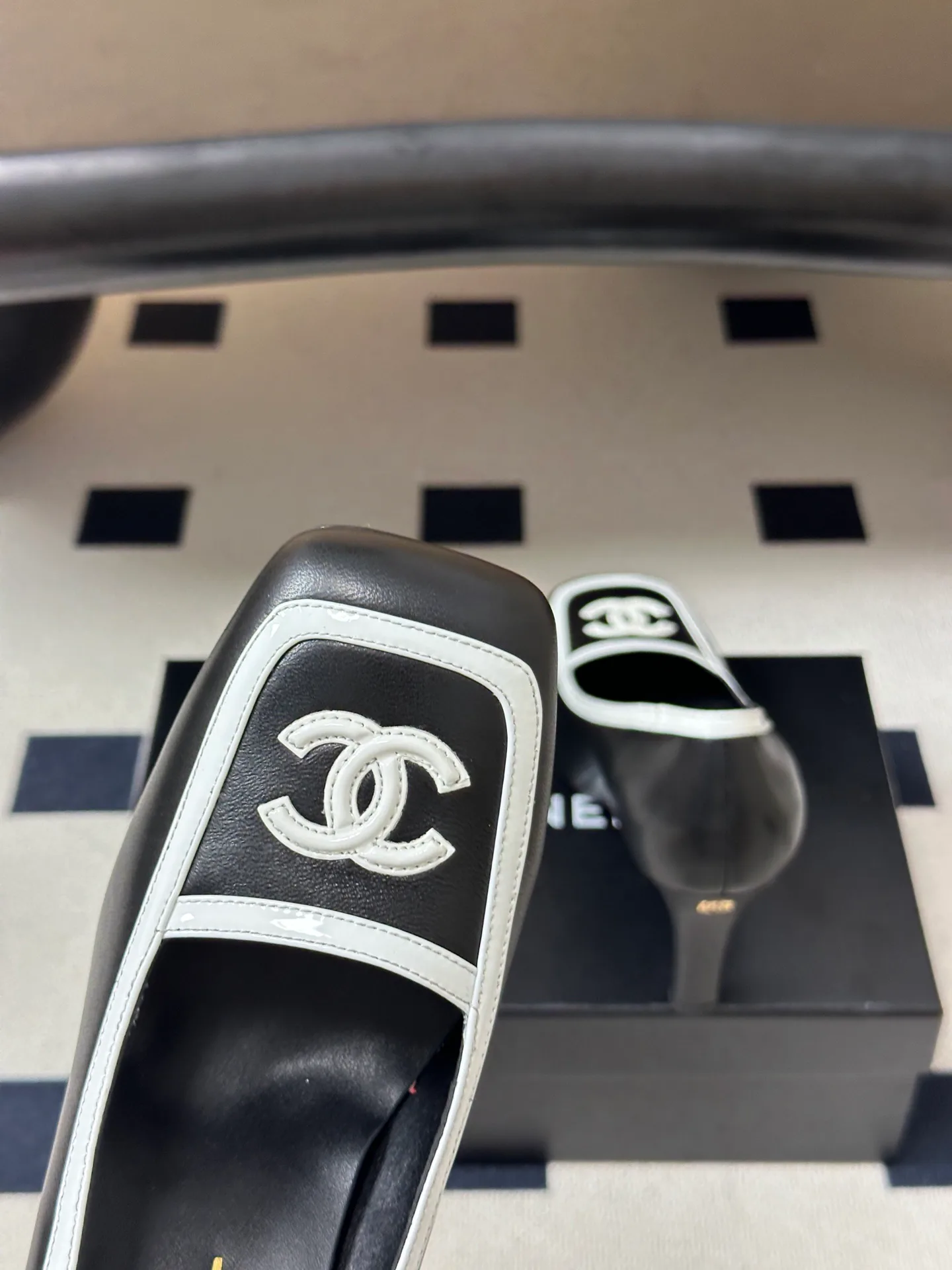 Туфли Женские Chanel 18049712