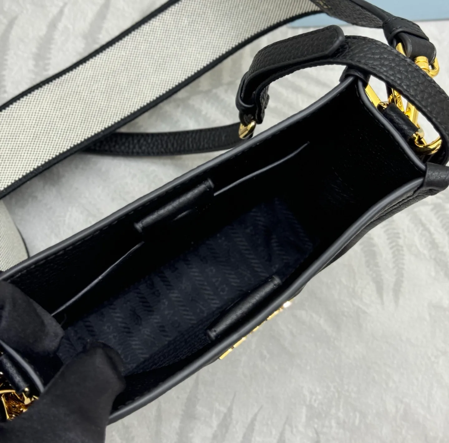 Сумки На Ремне Женские Fendi 14225460