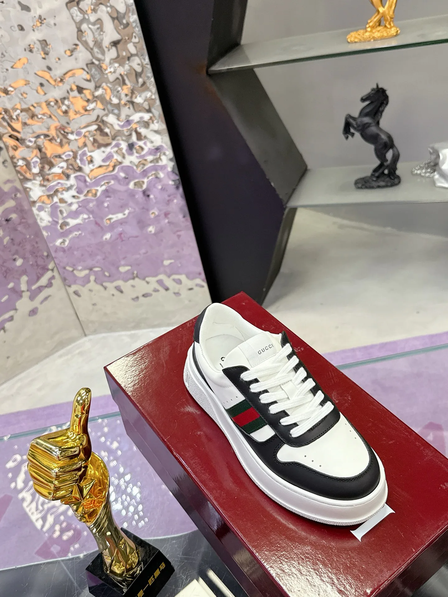 Кроссовки Женские Gucci 5402075