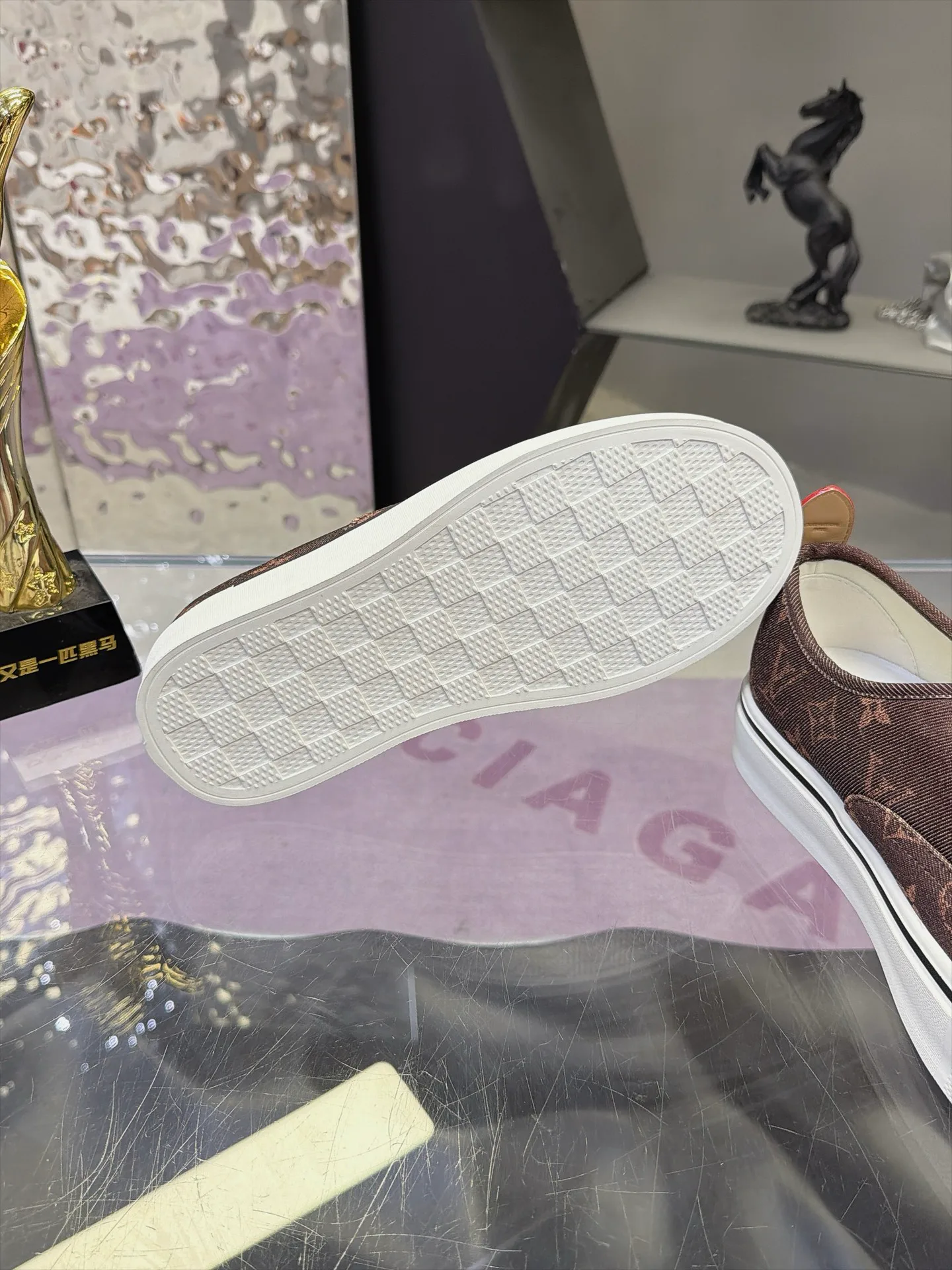 Кроссовки Мужские Louis Vuitton 17930902