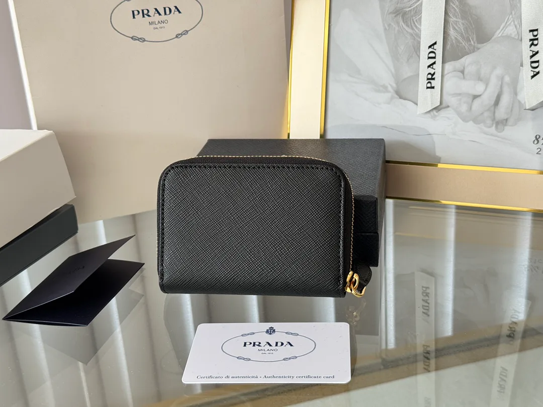 Клатчи Женские Prada 17999935