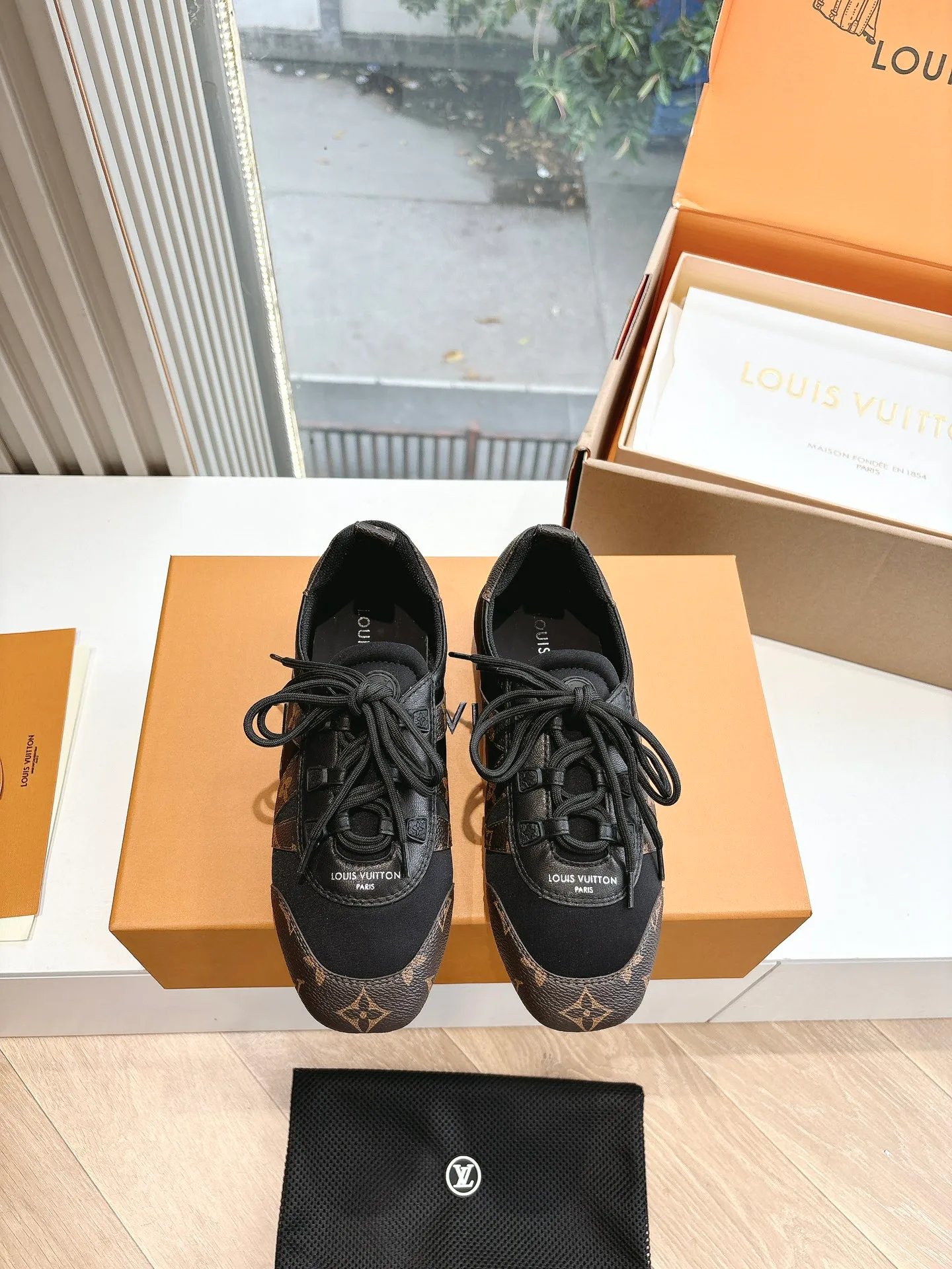 Кроссовки Женские Louis Vuitton 8979810