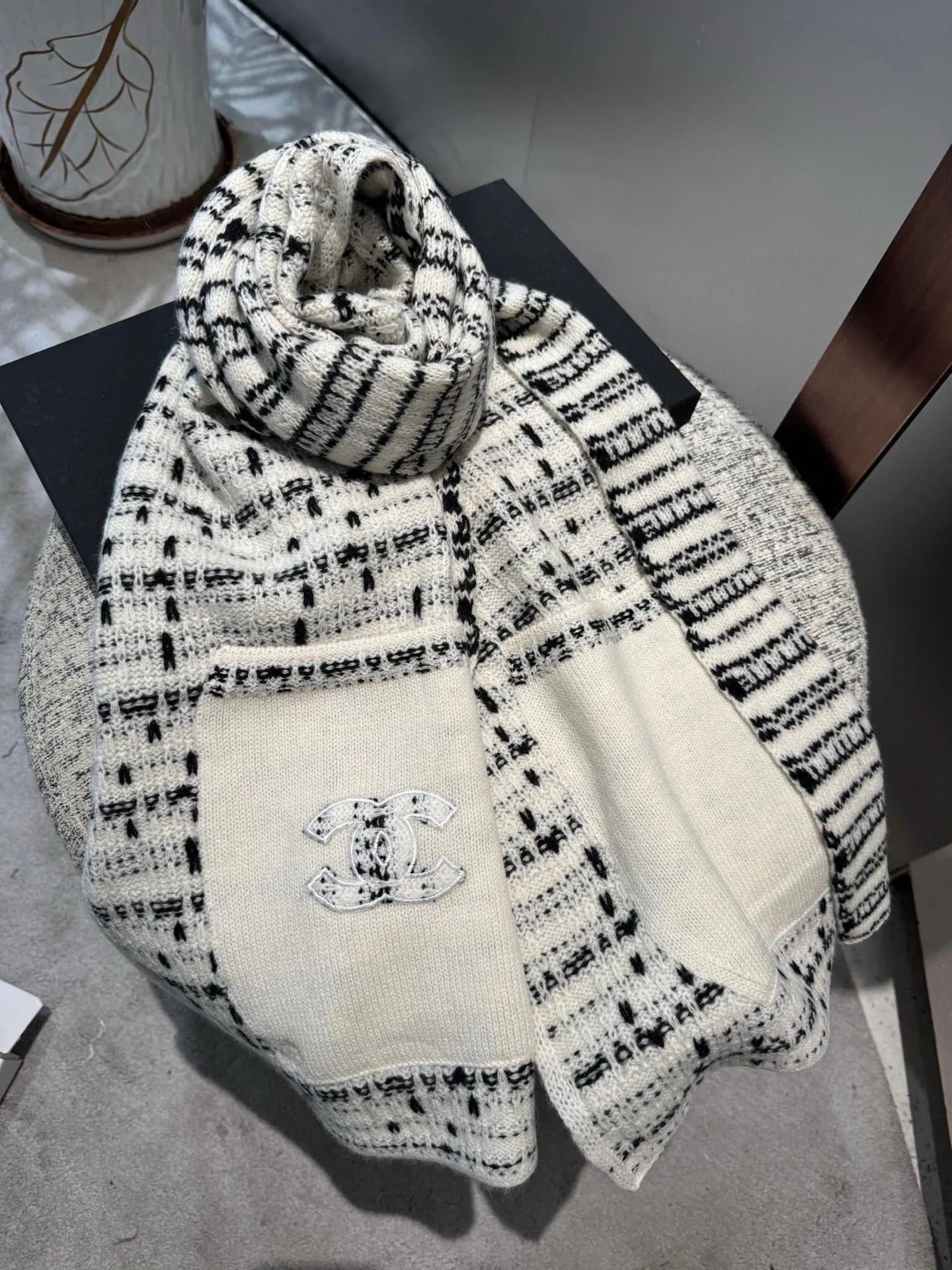 Шарфы Chanel 18627377
