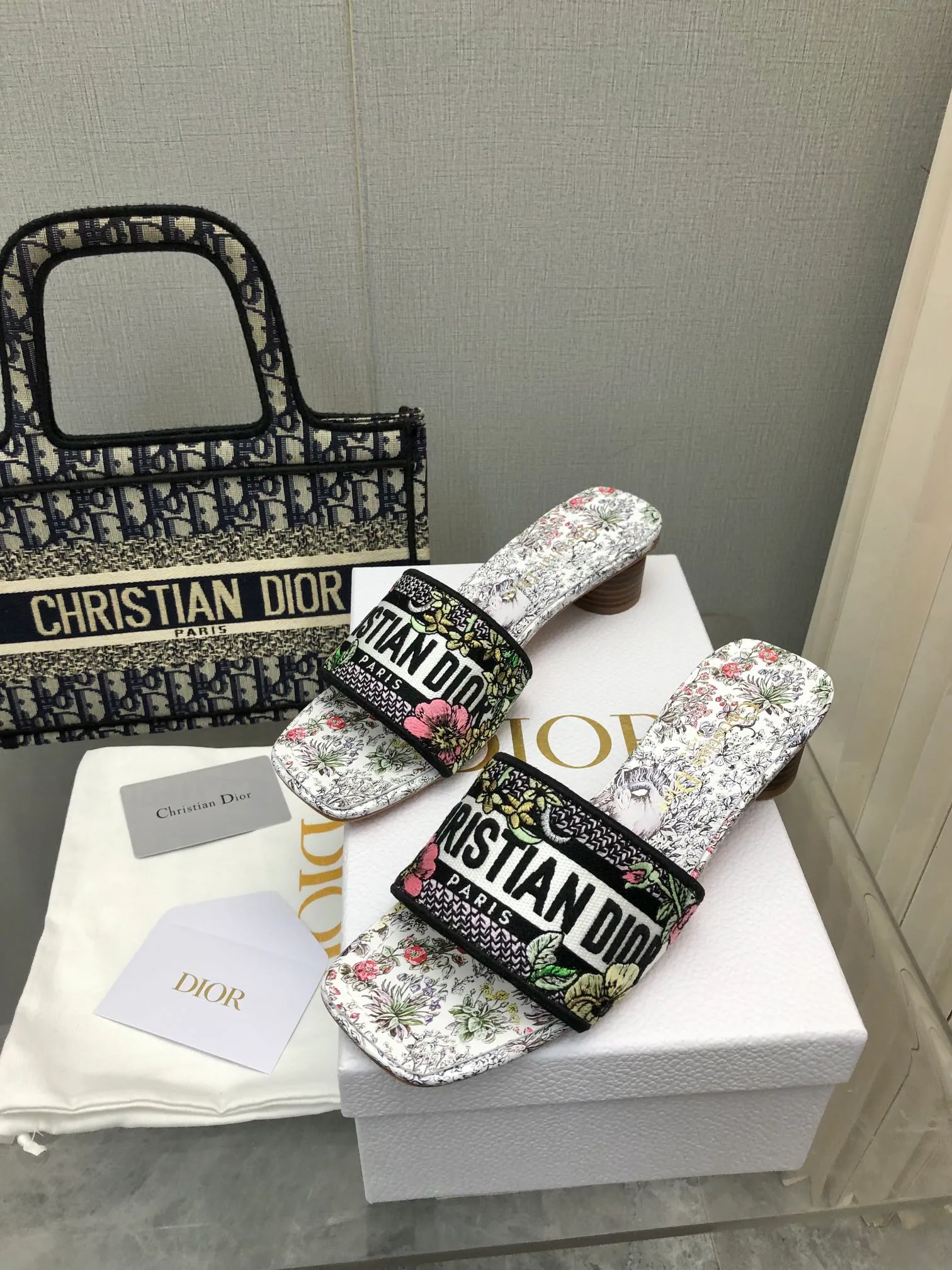 Босоножки Женские Christian Dior 18633986