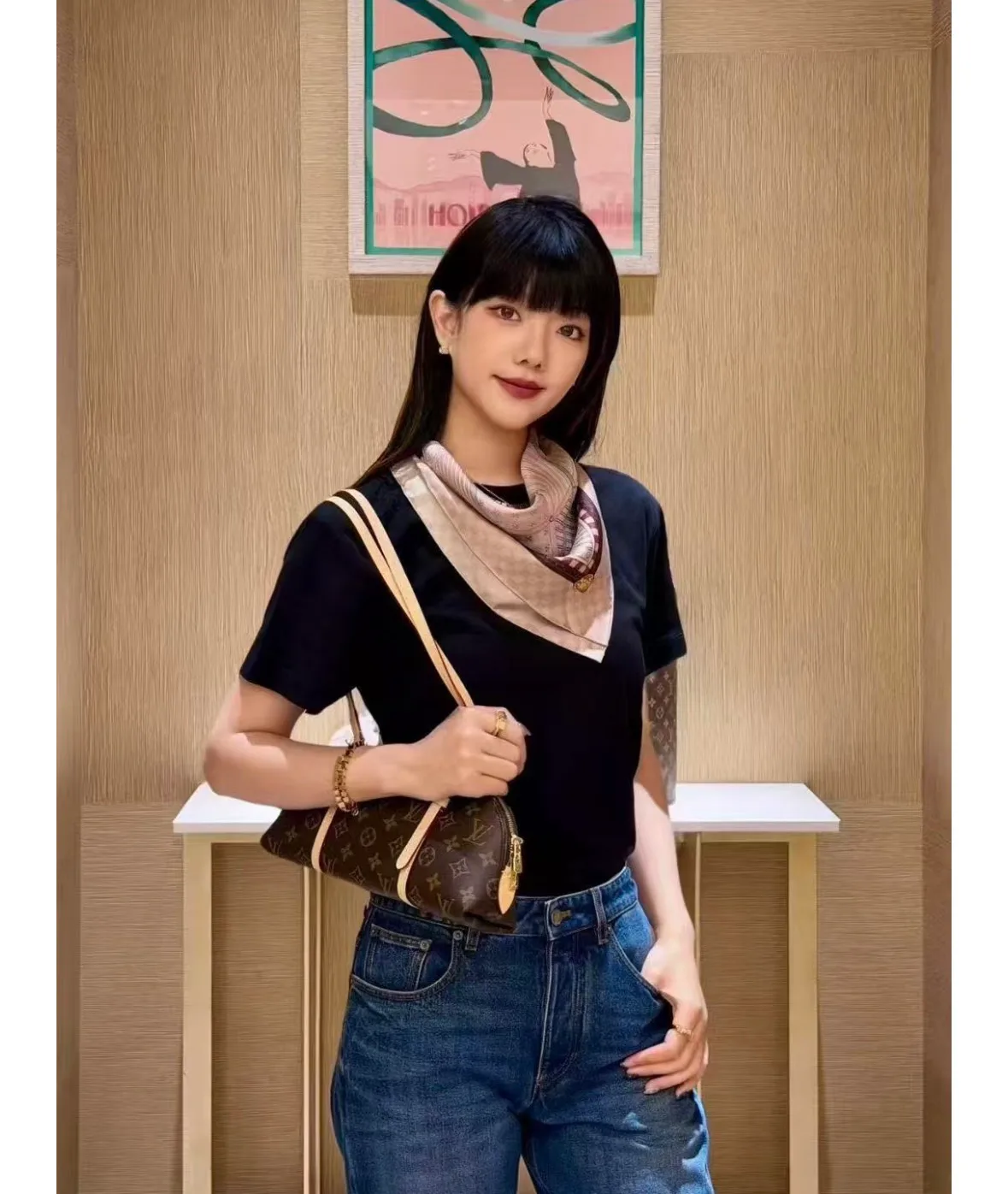 Топы Женские Louis Vuitton 13436330