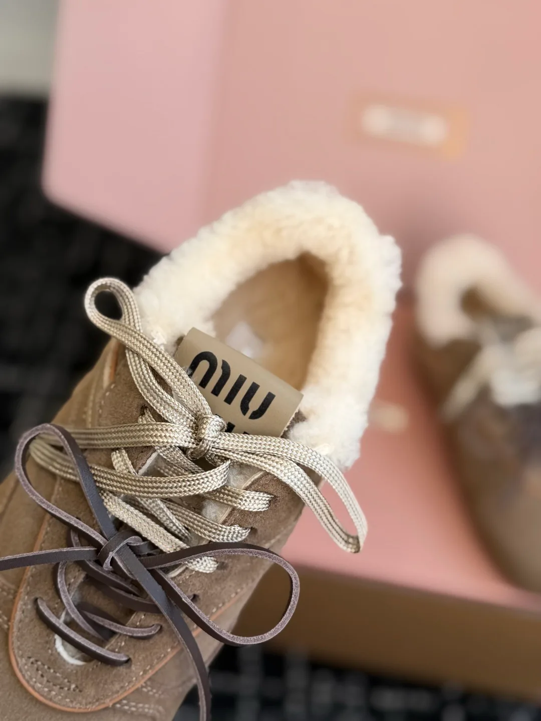 Кроссовки Женские Miu Miu 18309205
