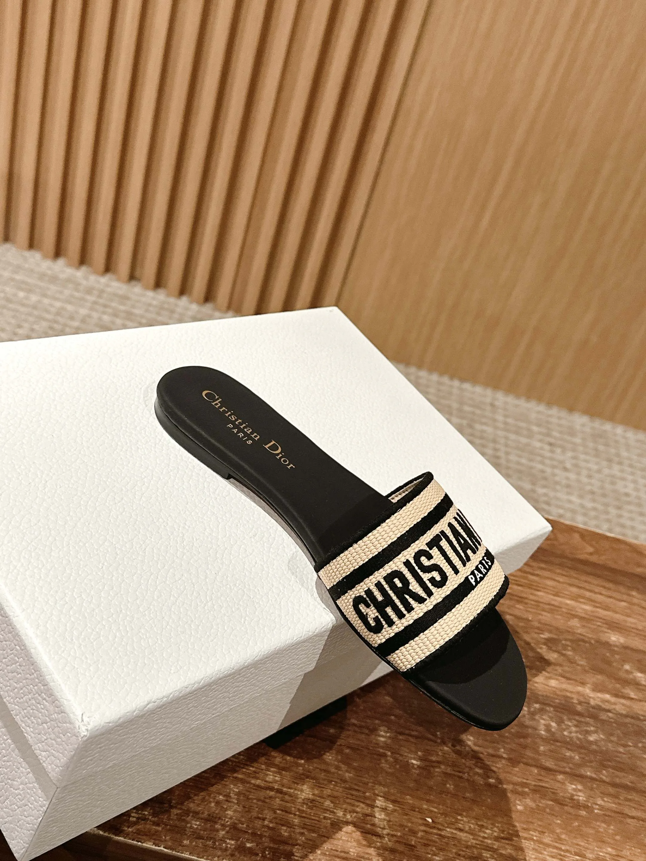 Шлепанцы Женские Christian Dior 11600091
