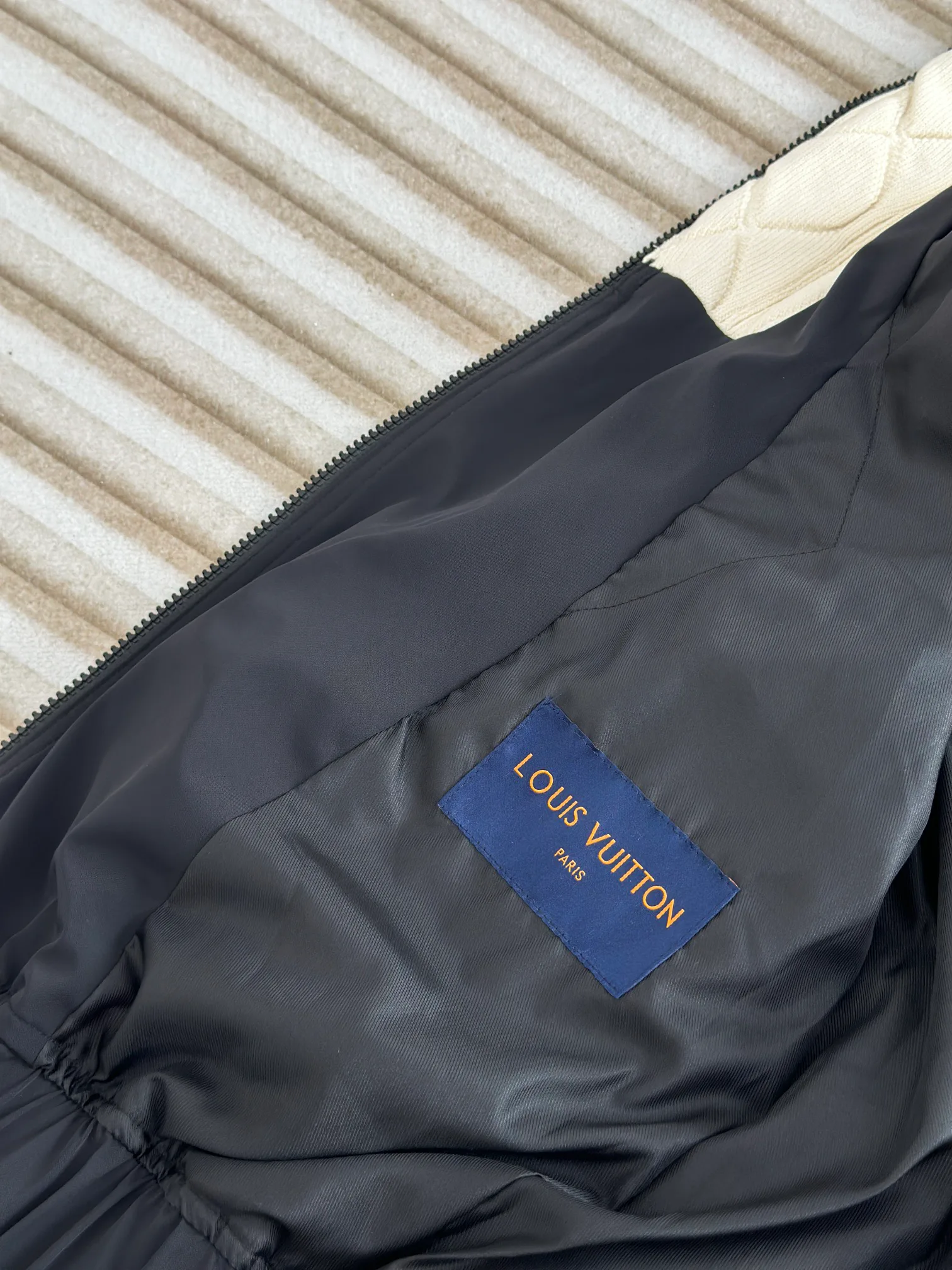 Куртки И Пуховики Женские Louis Vuitton 8388