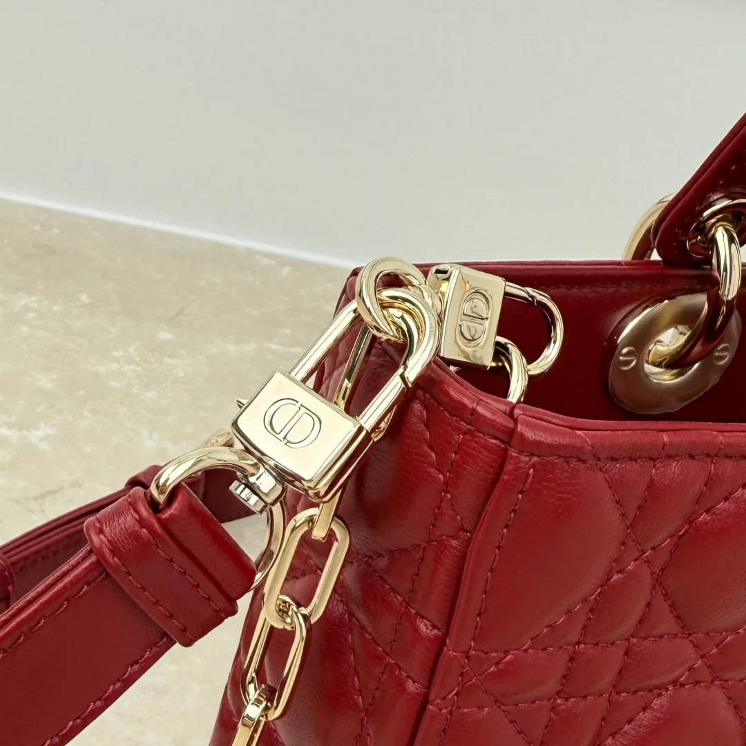 Классические Сумки Женские Christian Dior 18116296