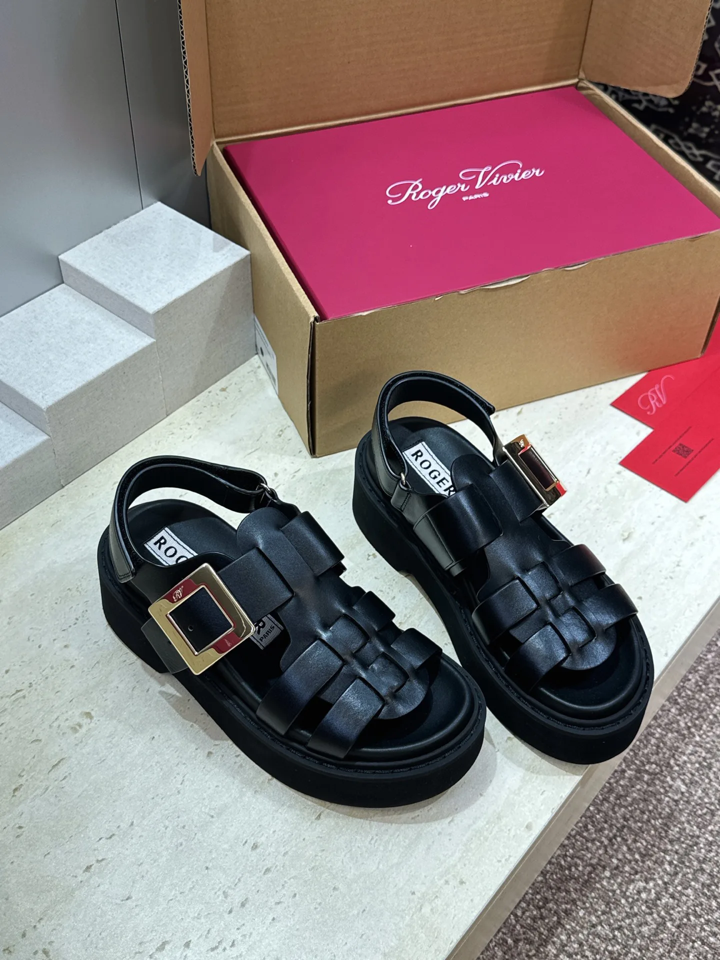Босоножки Женские Roger Vivier 16910349