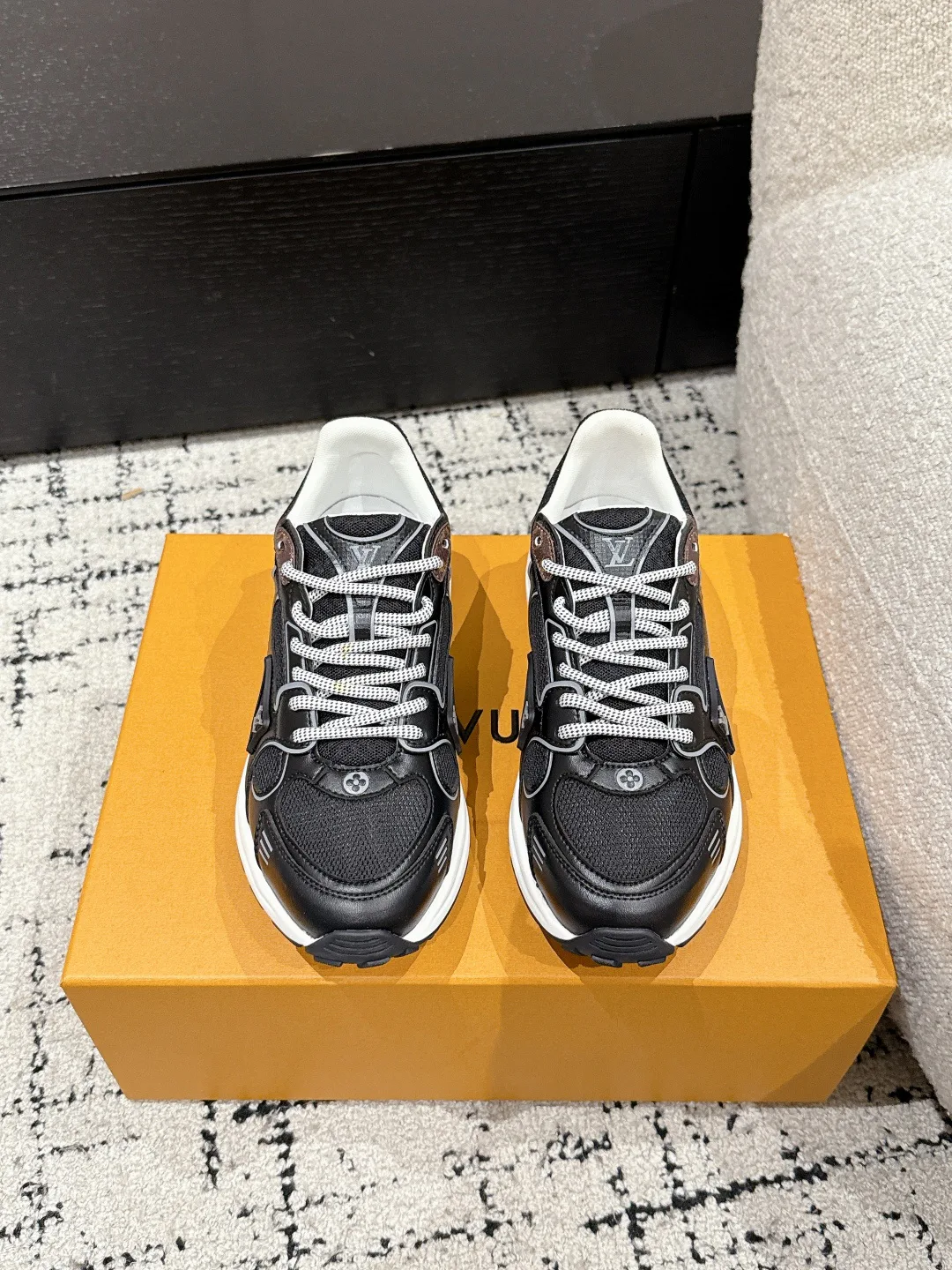 Кроссовки Женские Louis Vuitton 11621713