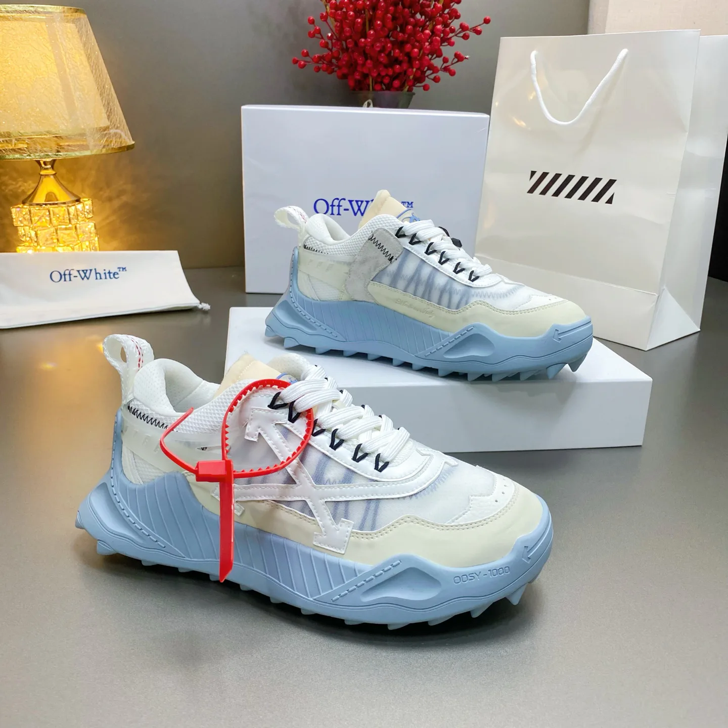 Кроссовки Женские Off-White 17530536