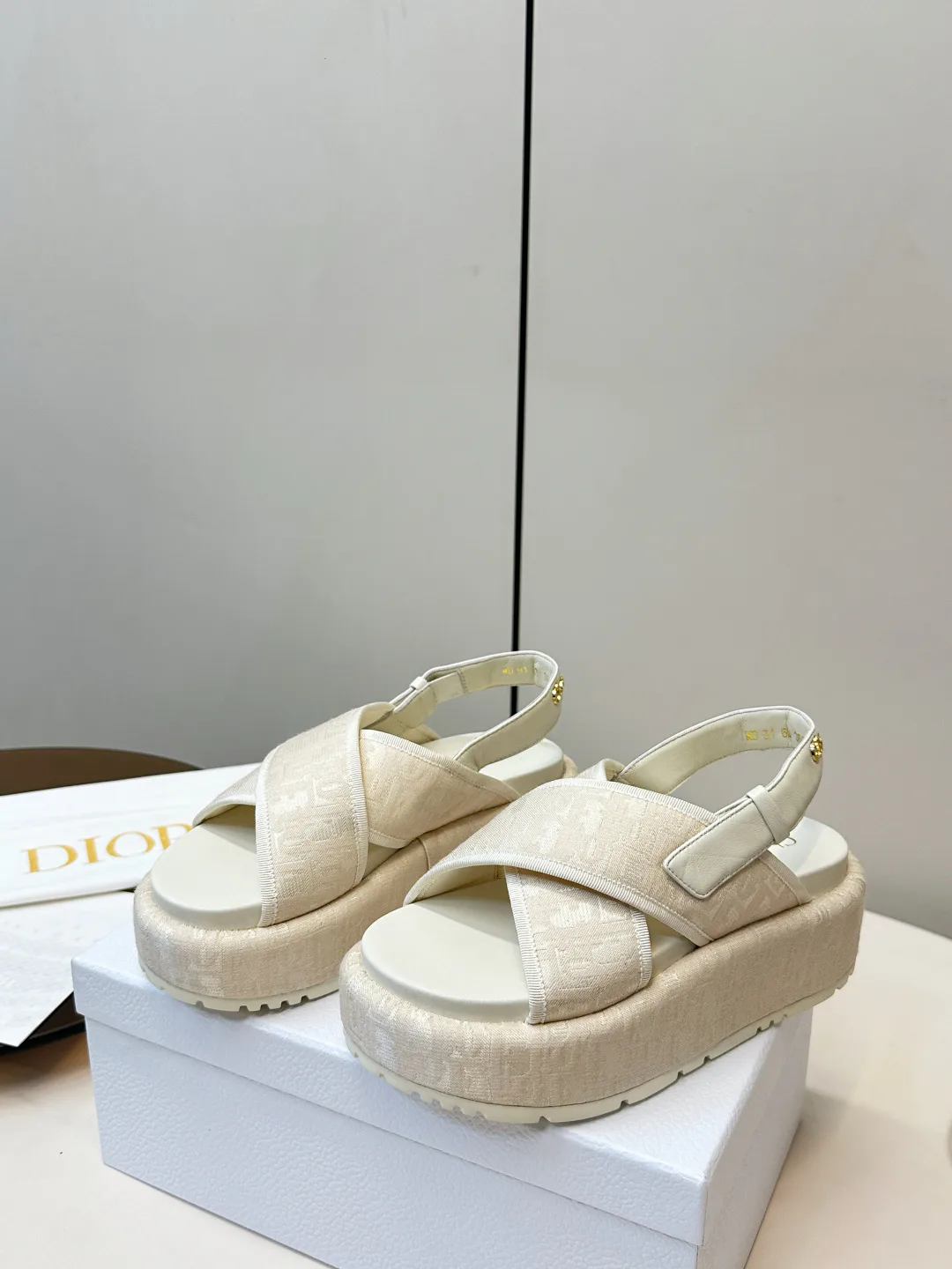 Босоножки Женские Christian Dior 12835305