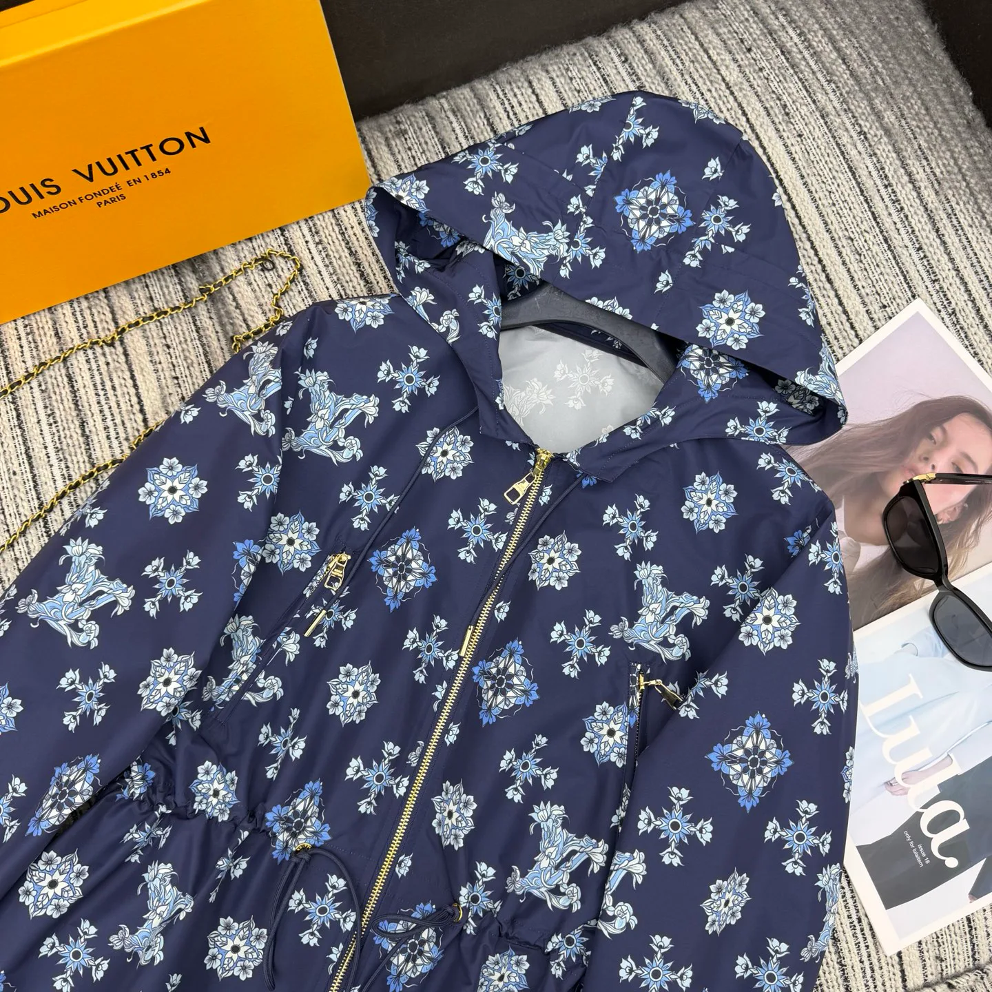 Куртки И Пуховики Женские Louis Vuitton 11227179