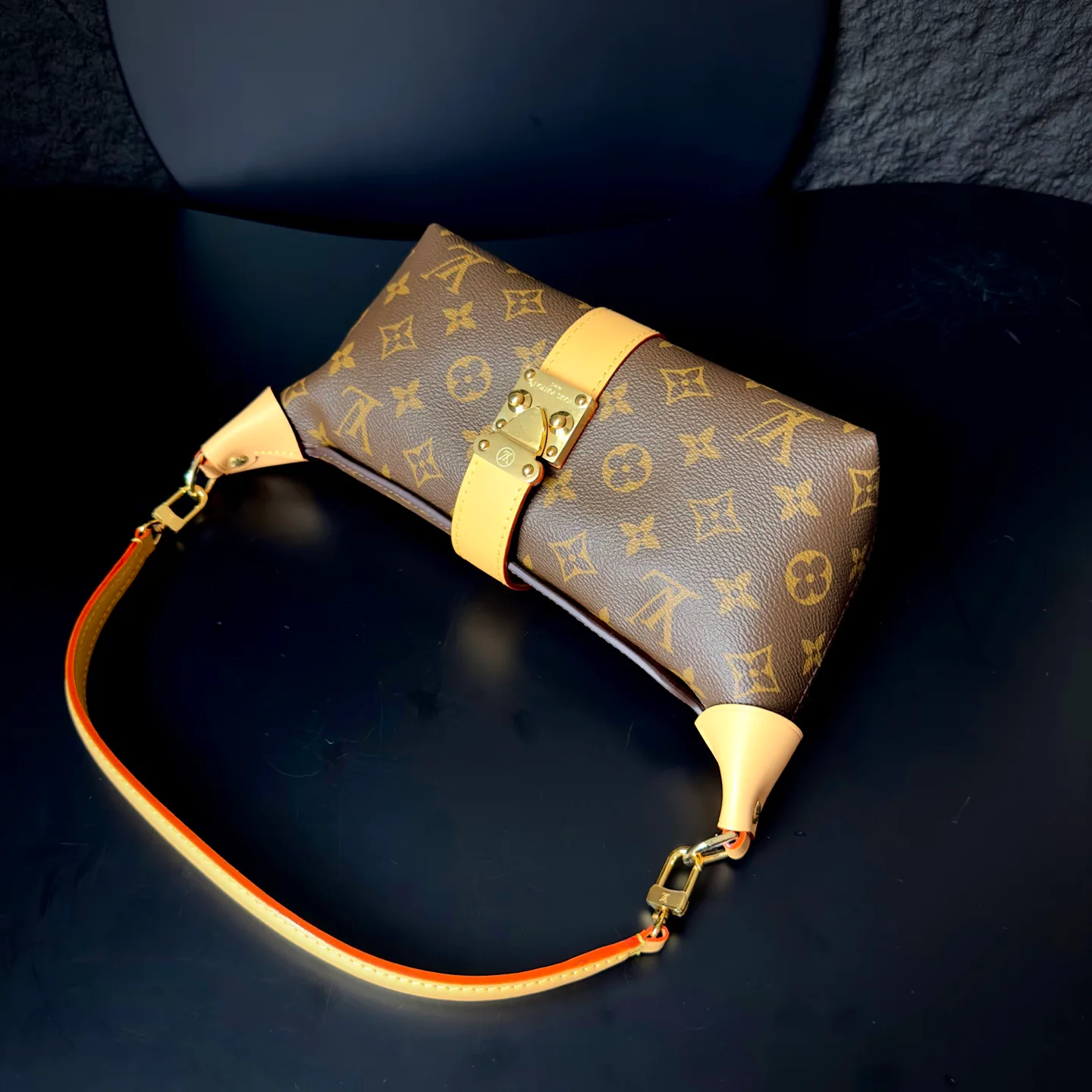Классические Сумки Женские Louis Vuitton 18170514