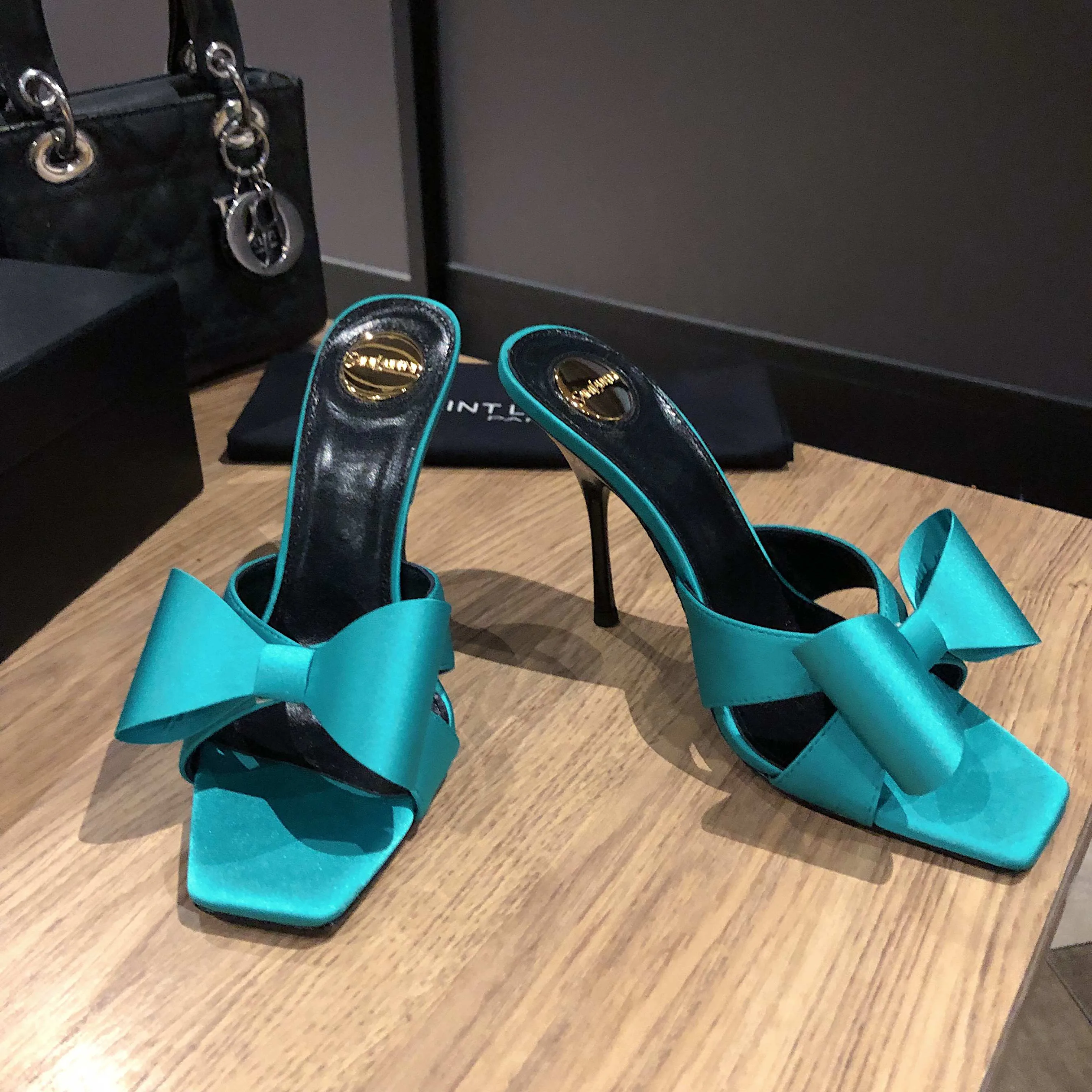 Босоножки Женские Saint Laurent 11220492