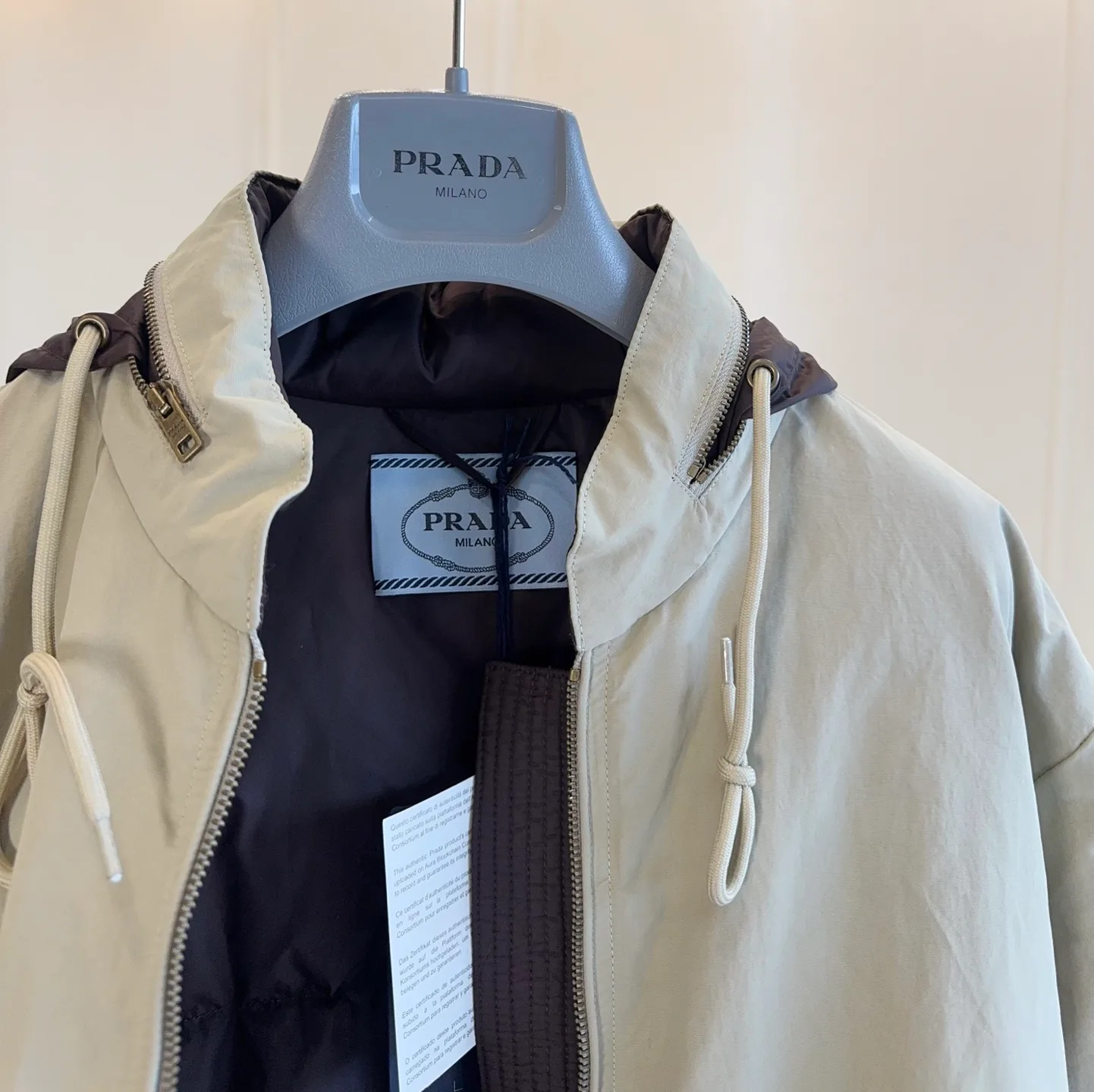 Куртки И Пуховики Женские Prada 18689569