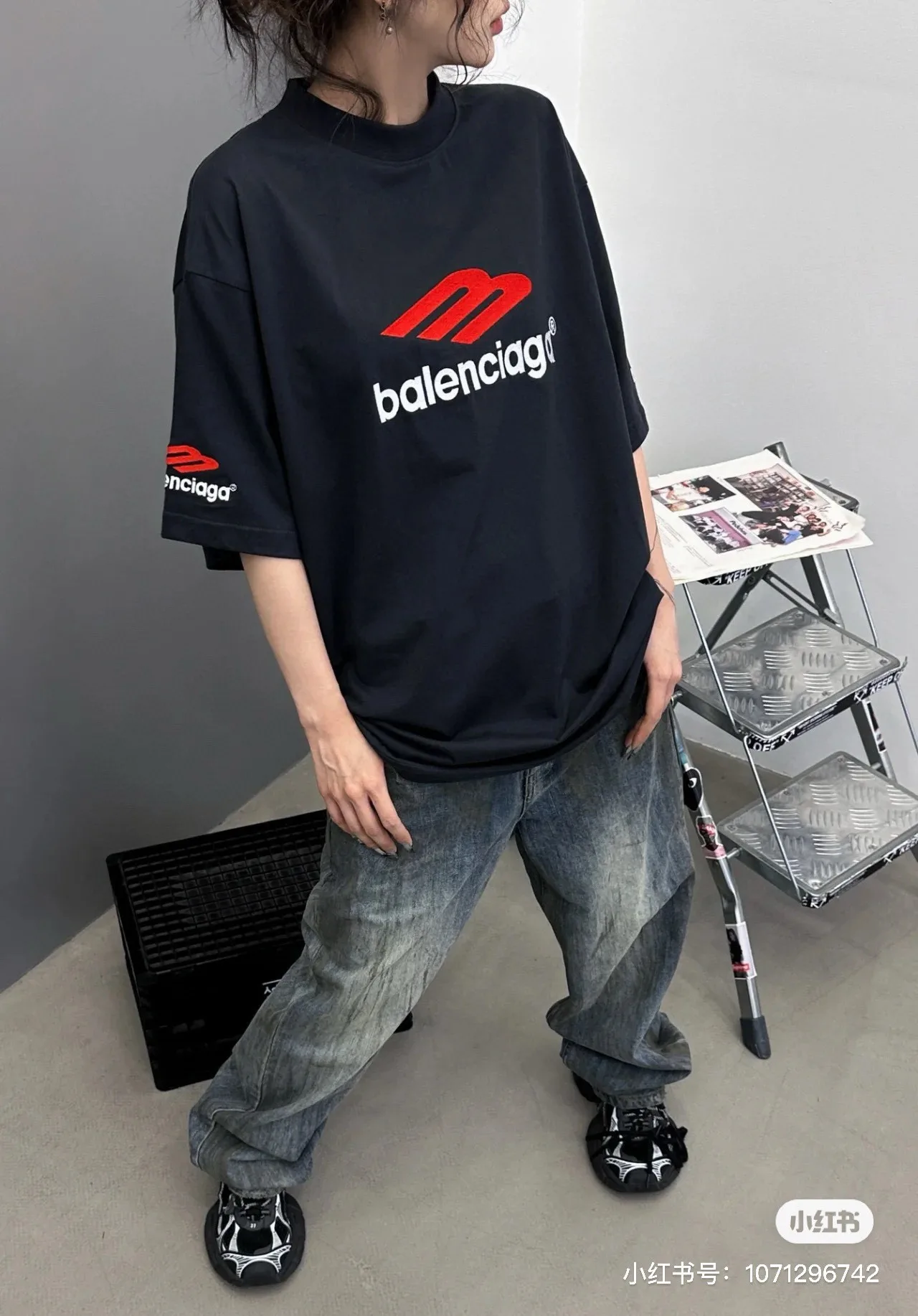 Футболки Женские Balenciaga 30068