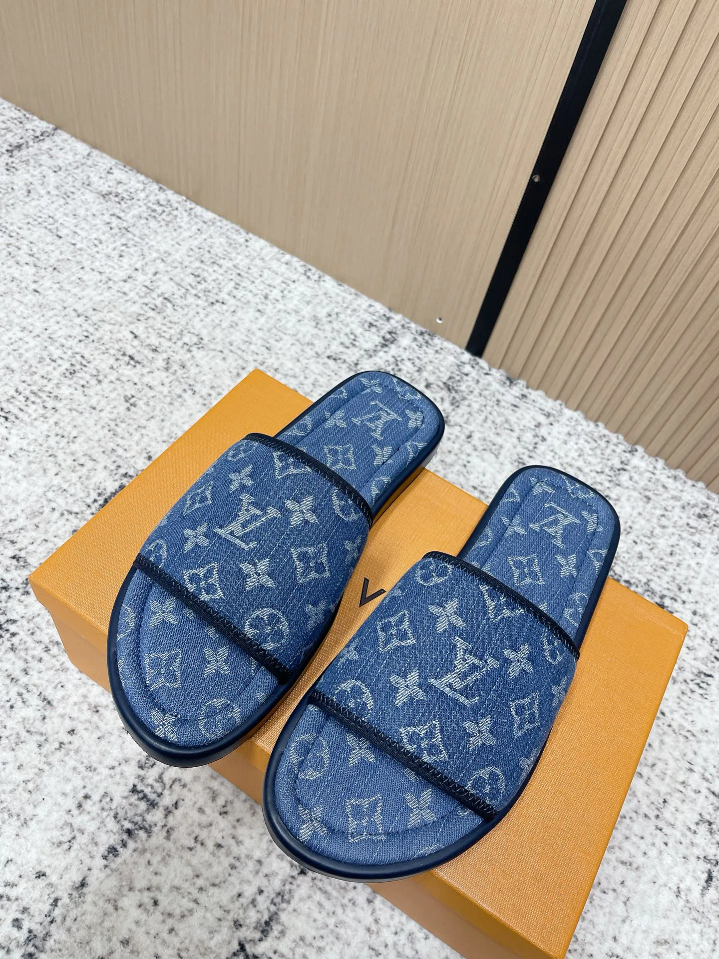 Сандалии Мужские Louis Vuitton 11776580
