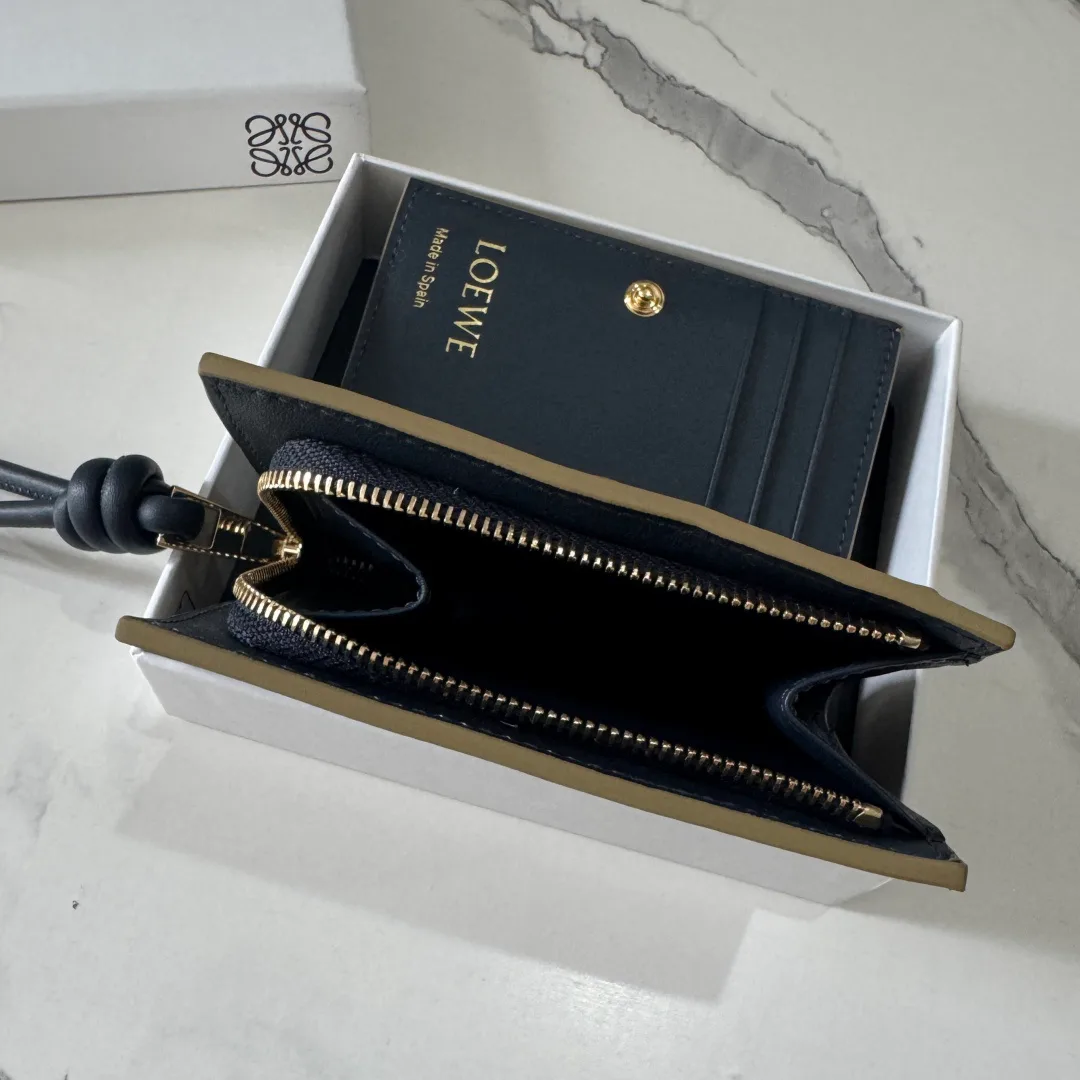 Клатчи Женские Loewe 17678669