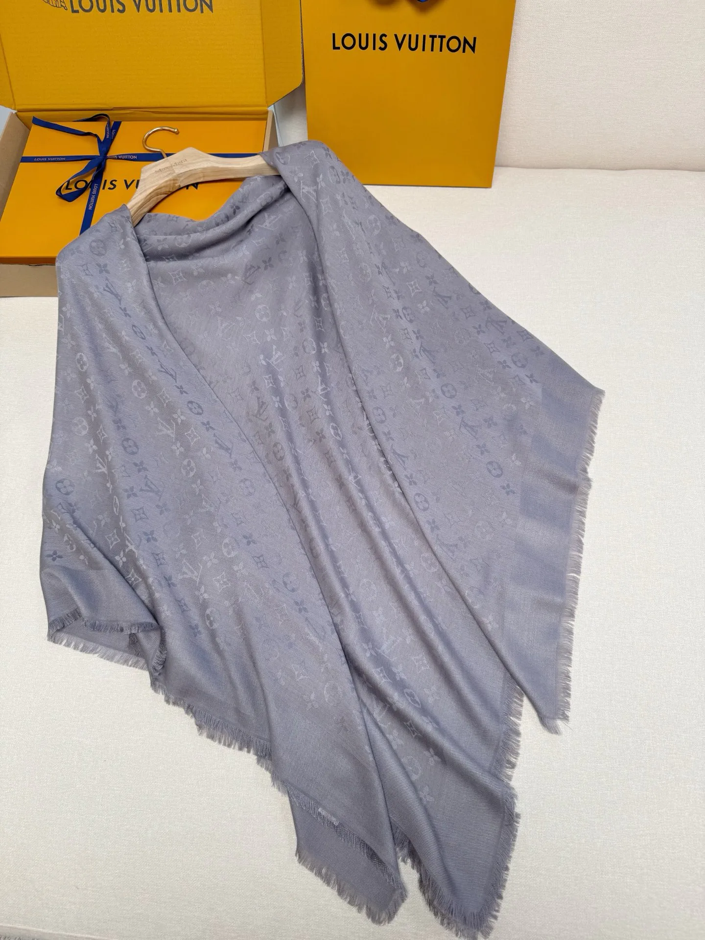 Шарфы Louis Vuitton 437765