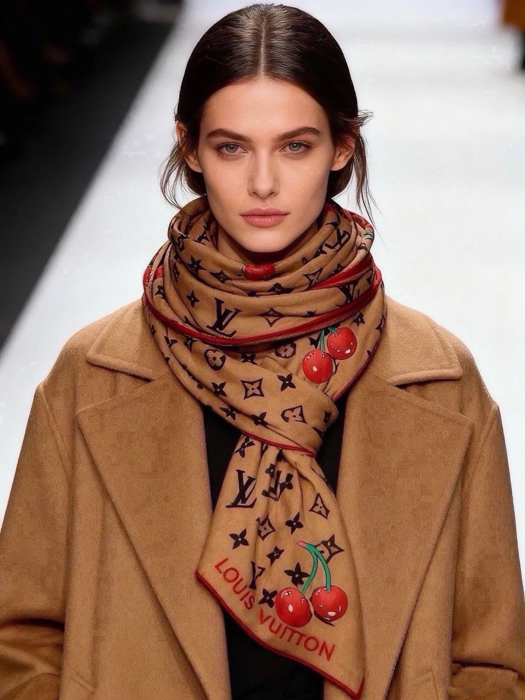 Шарфы Louis Vuitton 17901368