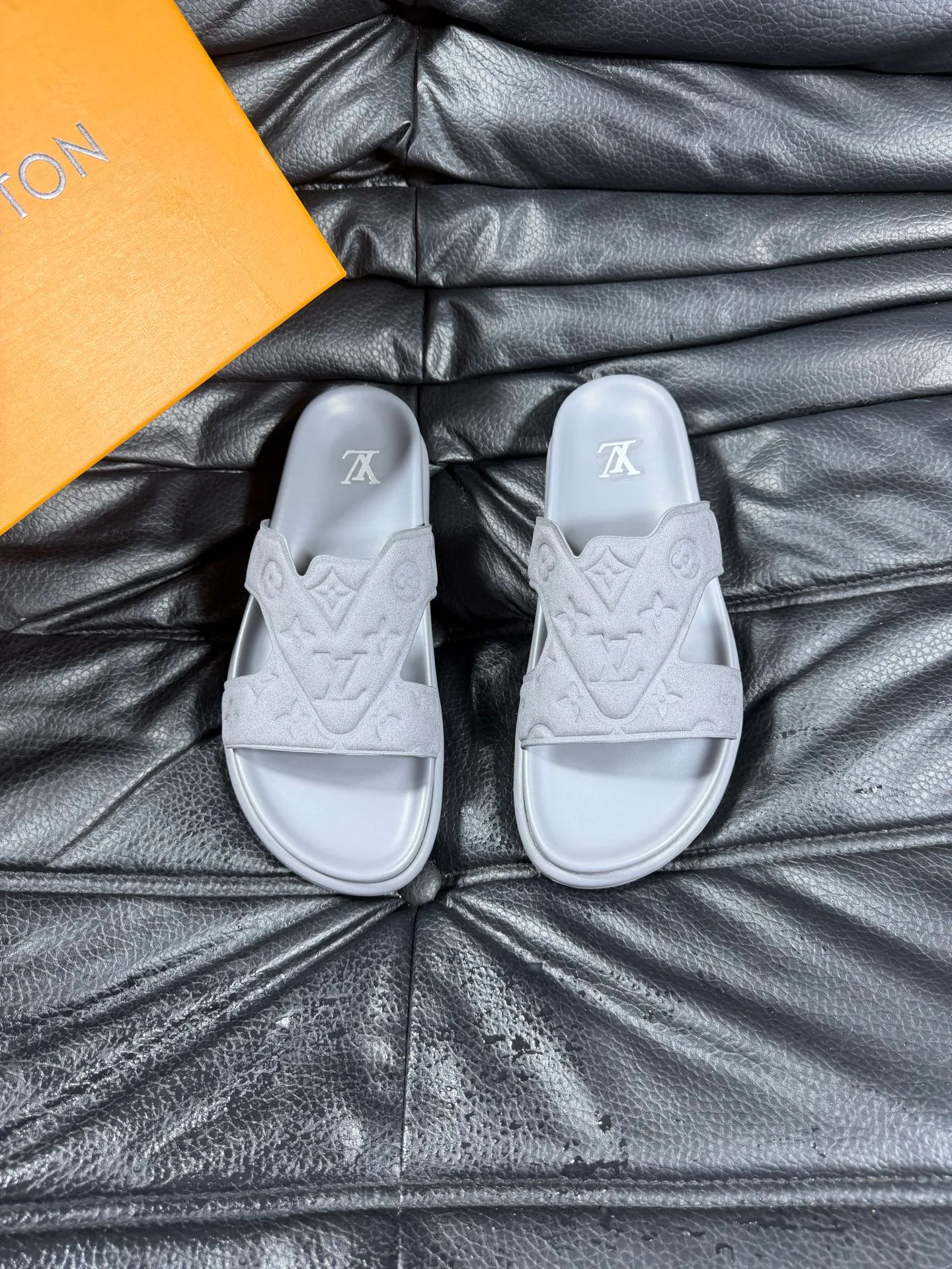 Шлепанцы Женские Louis Vuitton 382817