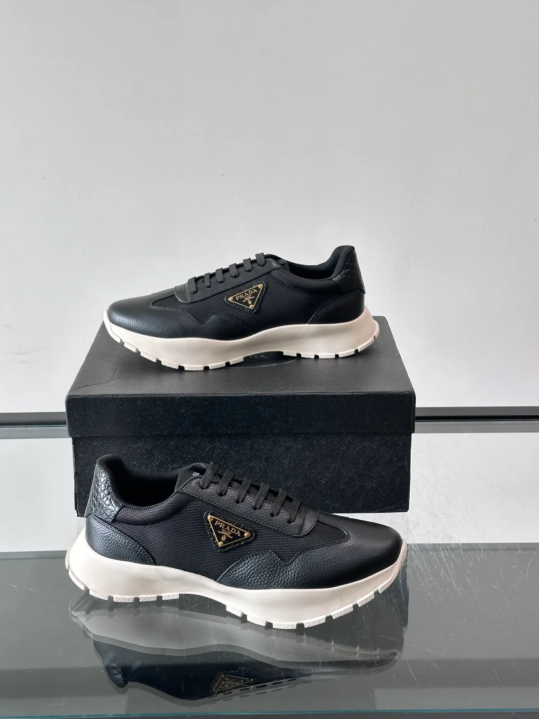 Кроссовки Мужские Prada 17982157
