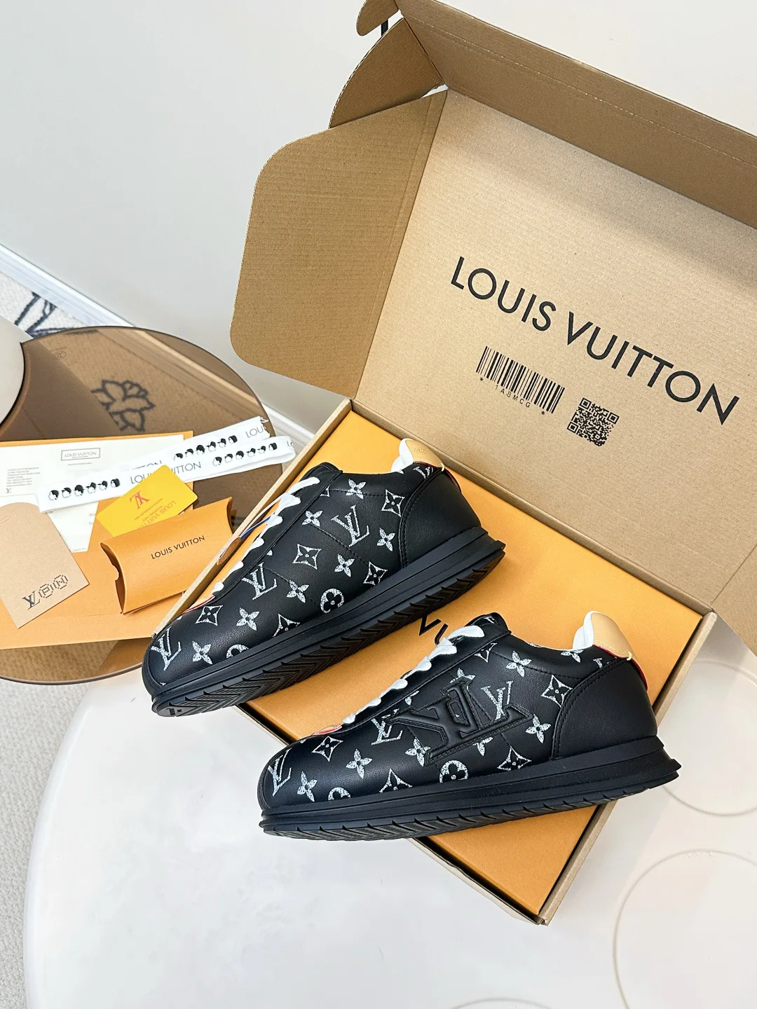 Кроссовки Женские Louis Vuitton 4948542