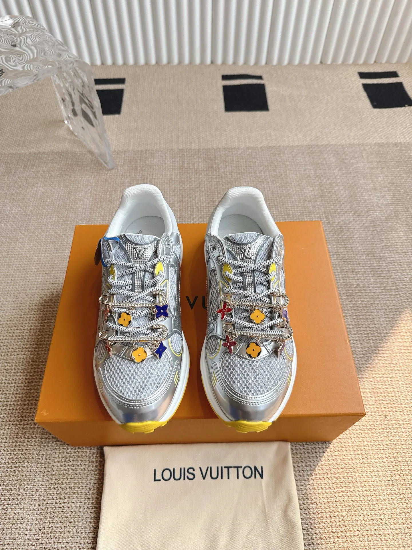 Кроссовки Женские Louis Vuitton 13351302