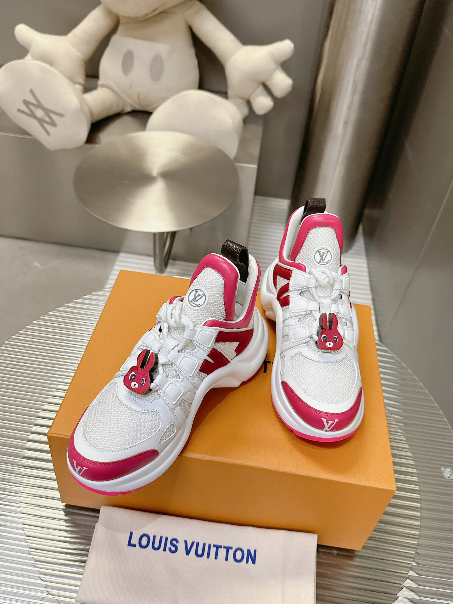 Кроссовки Женские Louis Vuitton 10273360