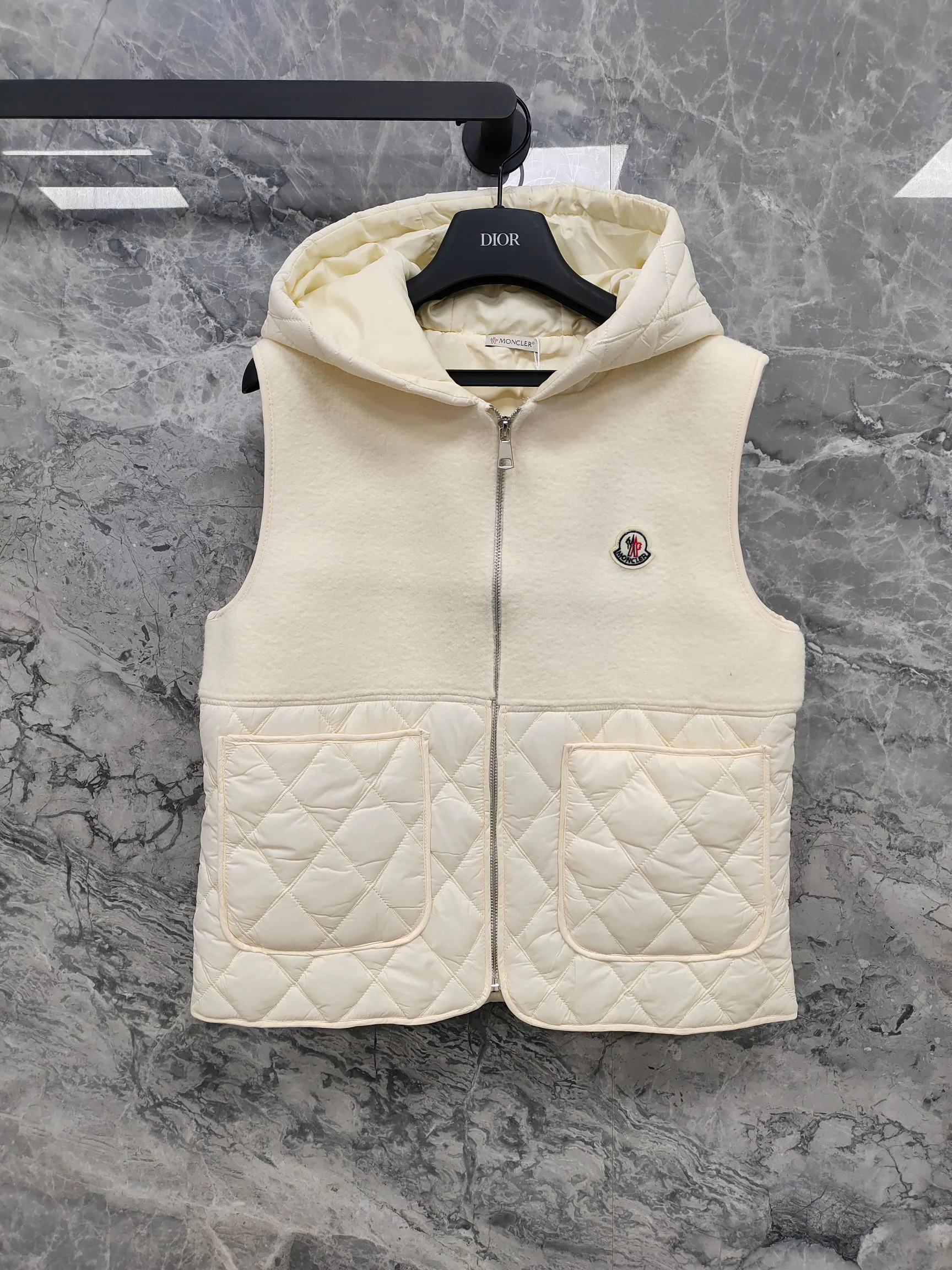 Жилеты Женские Moncler 18743556
