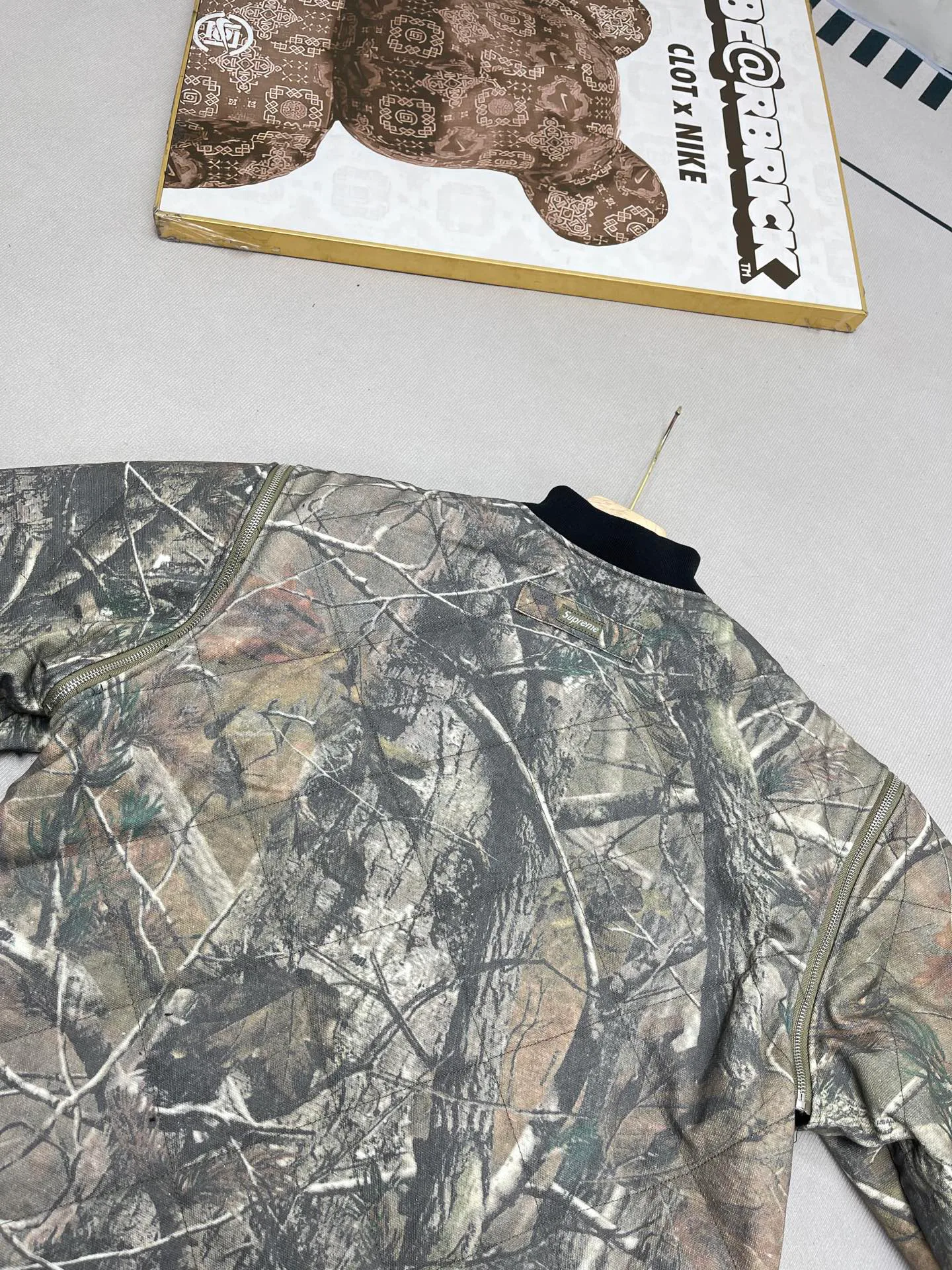 Куртки И Пуховики Женские Supreme 10542433