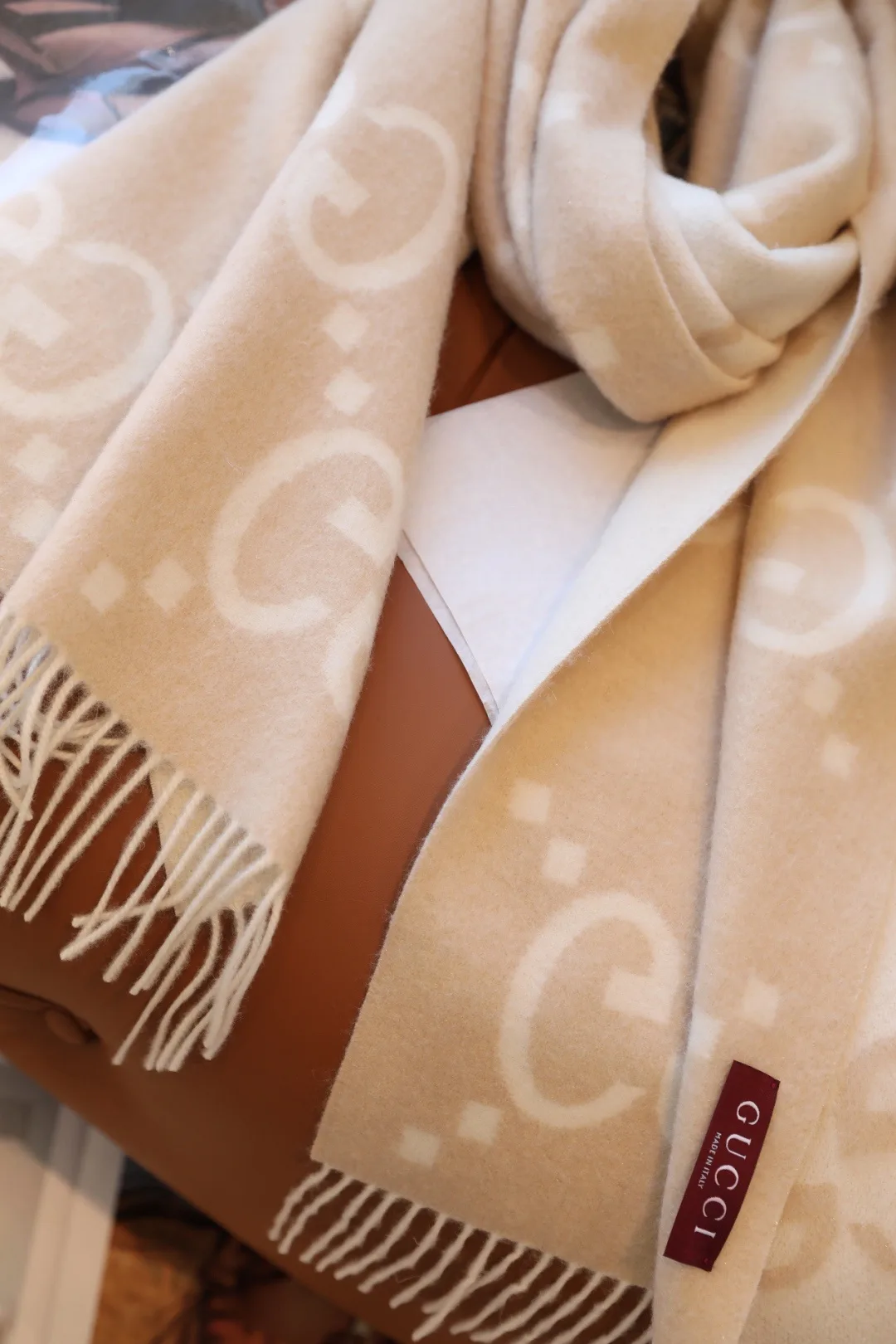Шарфы Gucci 18265974