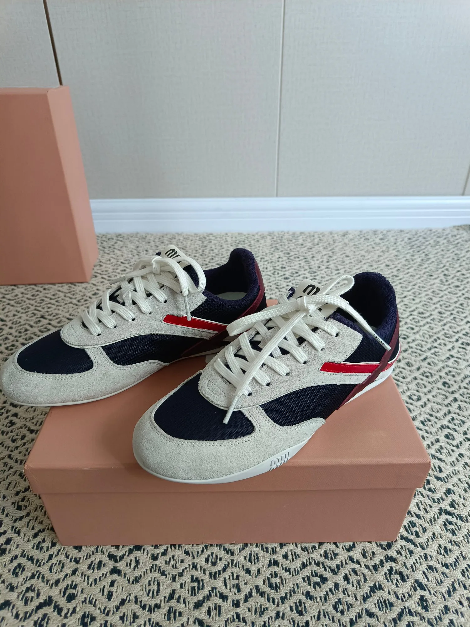 Кроссовки Женские Miu Miu 18273958