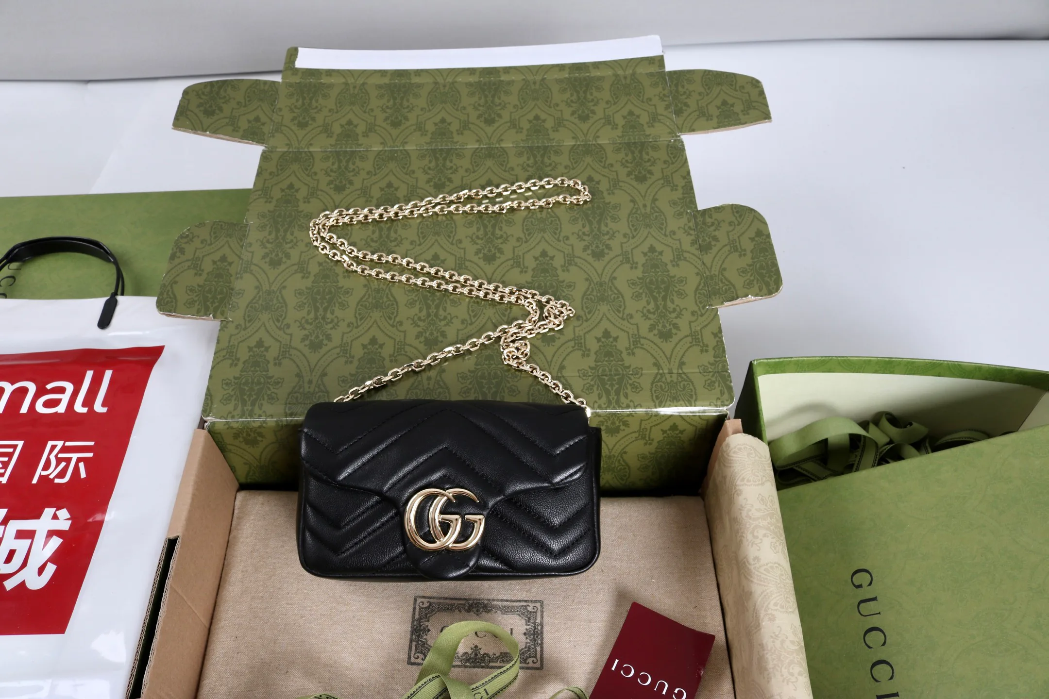 Классические Сумки Женские Gucci 18005069