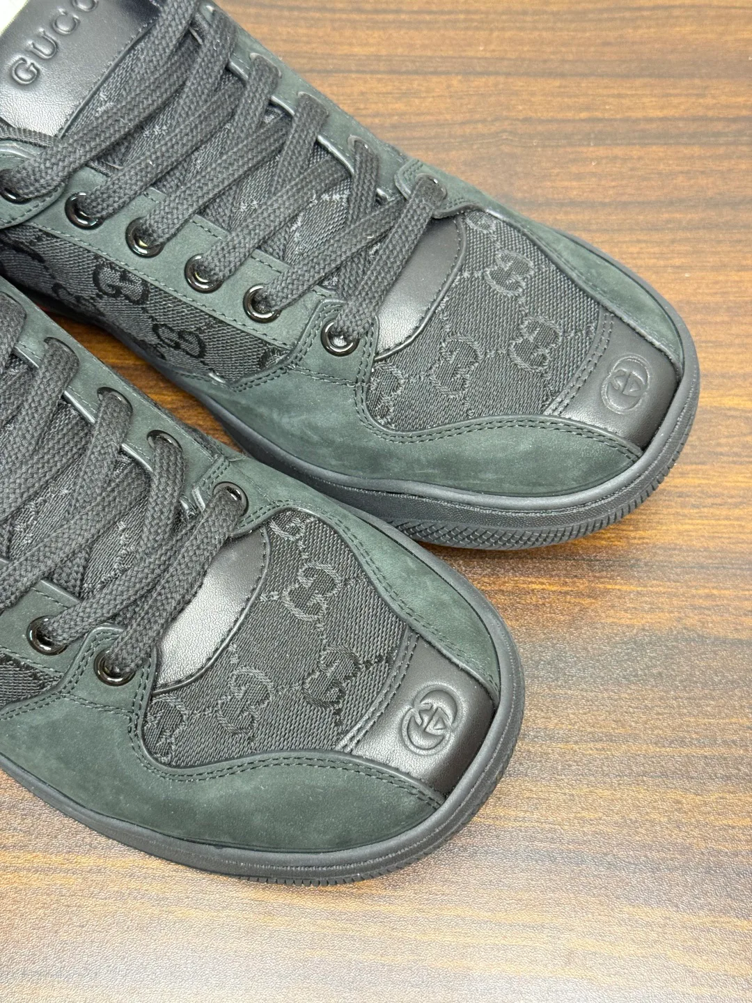 Кроссовки Женские Gucci 18961383