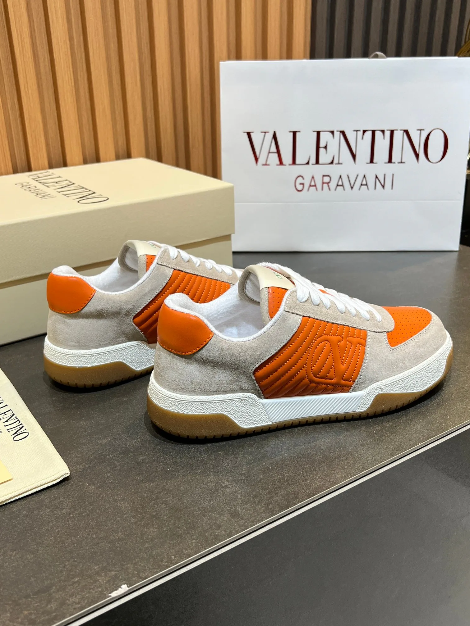 Кроссовки Женские Valentino 11679384